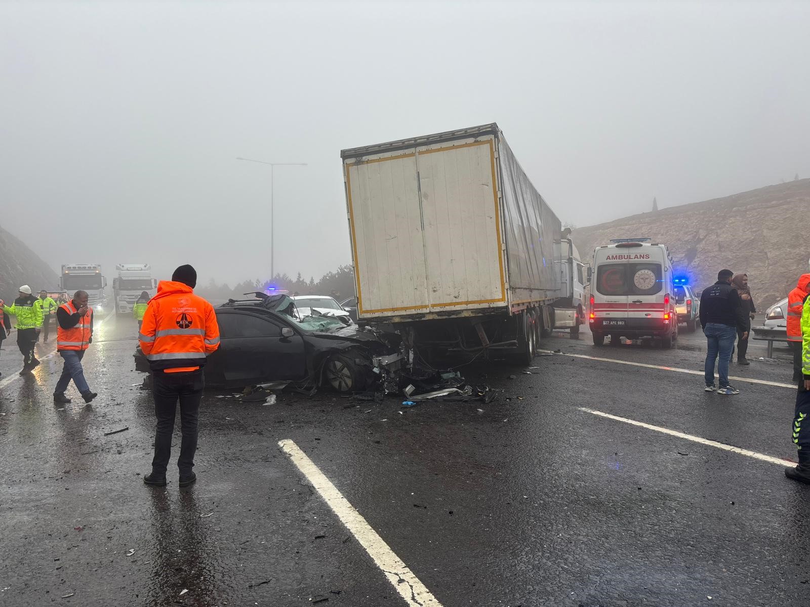 Sabah Saatlerinde Felaket 10 Araçlık Kazada 2 Ölü, 10 Yaralı (6)