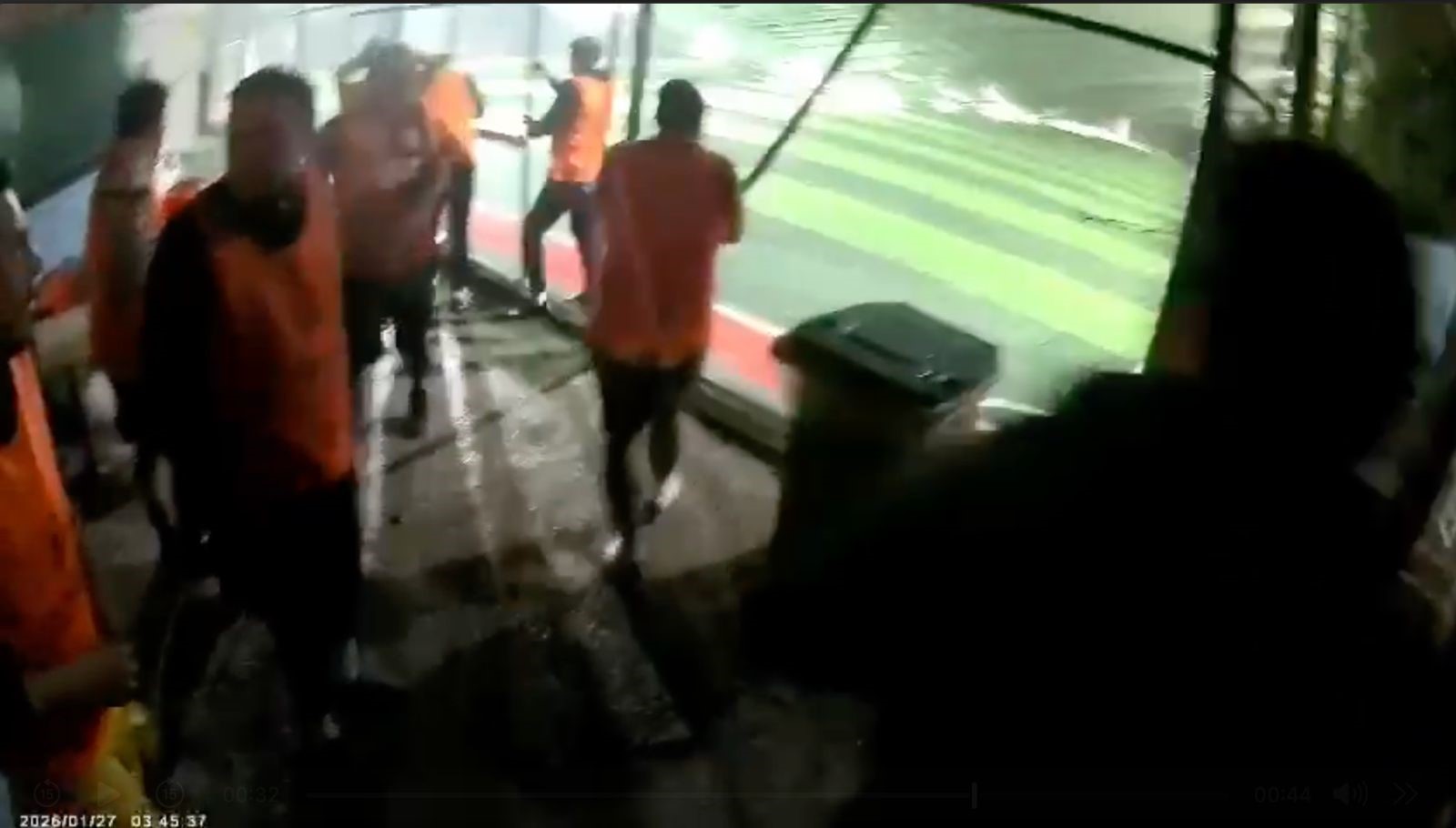 Sahadaki Gurultuyu Duyan Firladi Sans Eseri Facianin Esiginden Donuldu (4)