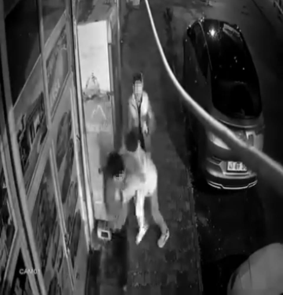 Sakalasma Az Daha Can Aliyordu Genc Camdan Is Yerine Uctu O Anlar Kameraya Boyle Yansi (1)-1