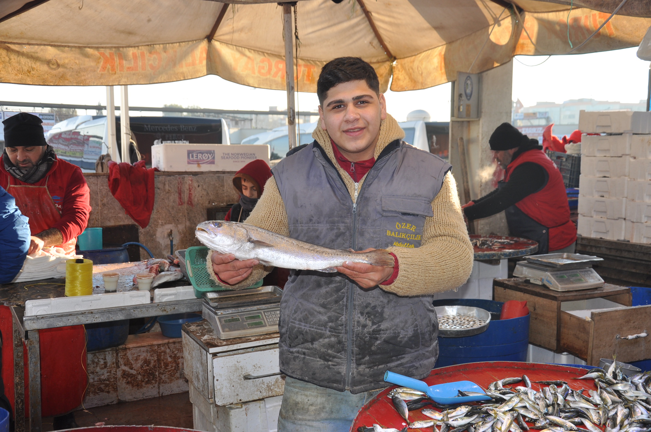 Salihli Carsamba Pazarinda Balik Fiyatlari Pazarin En Pahalisi Karides (5)