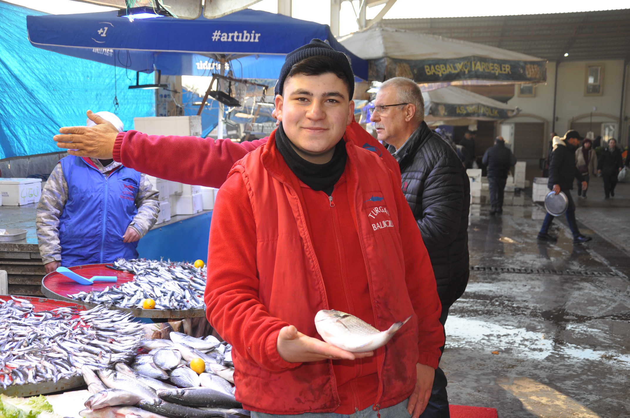 Salihli Carsamba Pazarinda Balik Fiyatlari Pazarin En Pahalisi Karides (6)