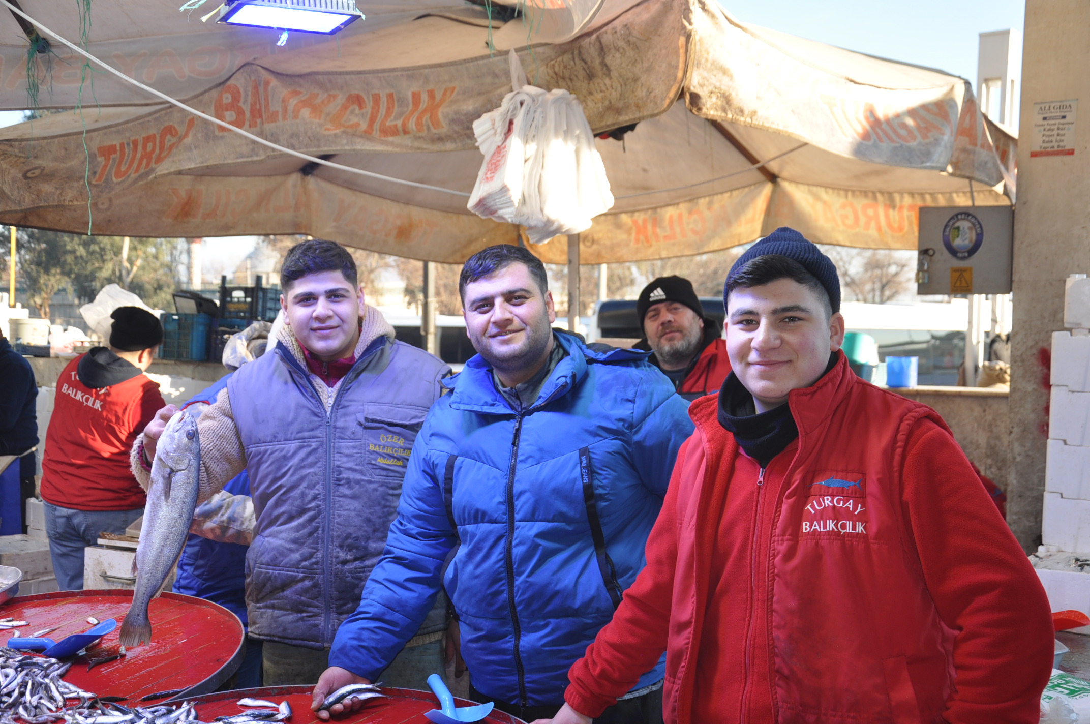 Salihli Carsamba Pazarinda Balik Fiyatlari Pazarin En Pahalisi Karides (7)