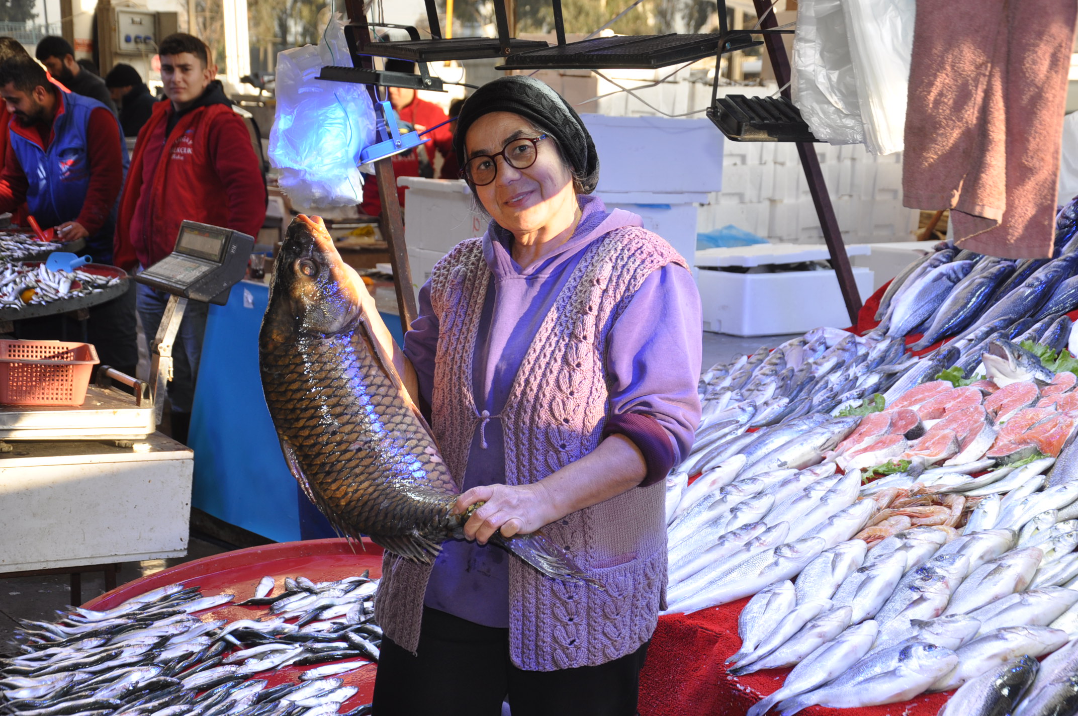 Salihli Carsamba Pazarinda Balik Fiyatlari Tezgahlarda Balik Bereketi (12)