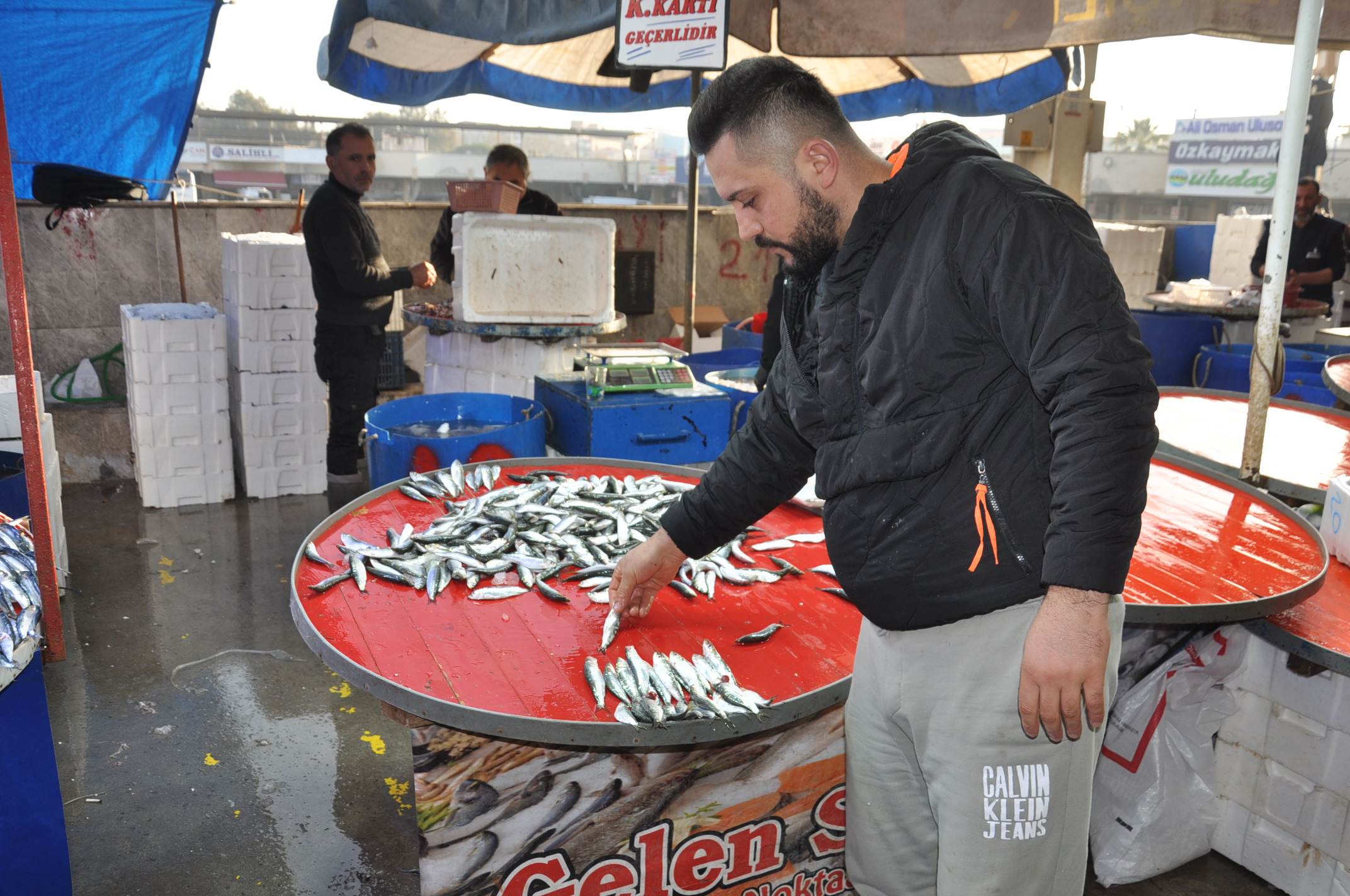 Salihli Carsamba Pazarinda Balik Fiyatlari Tezgahlarda Balik Bereketi (14)