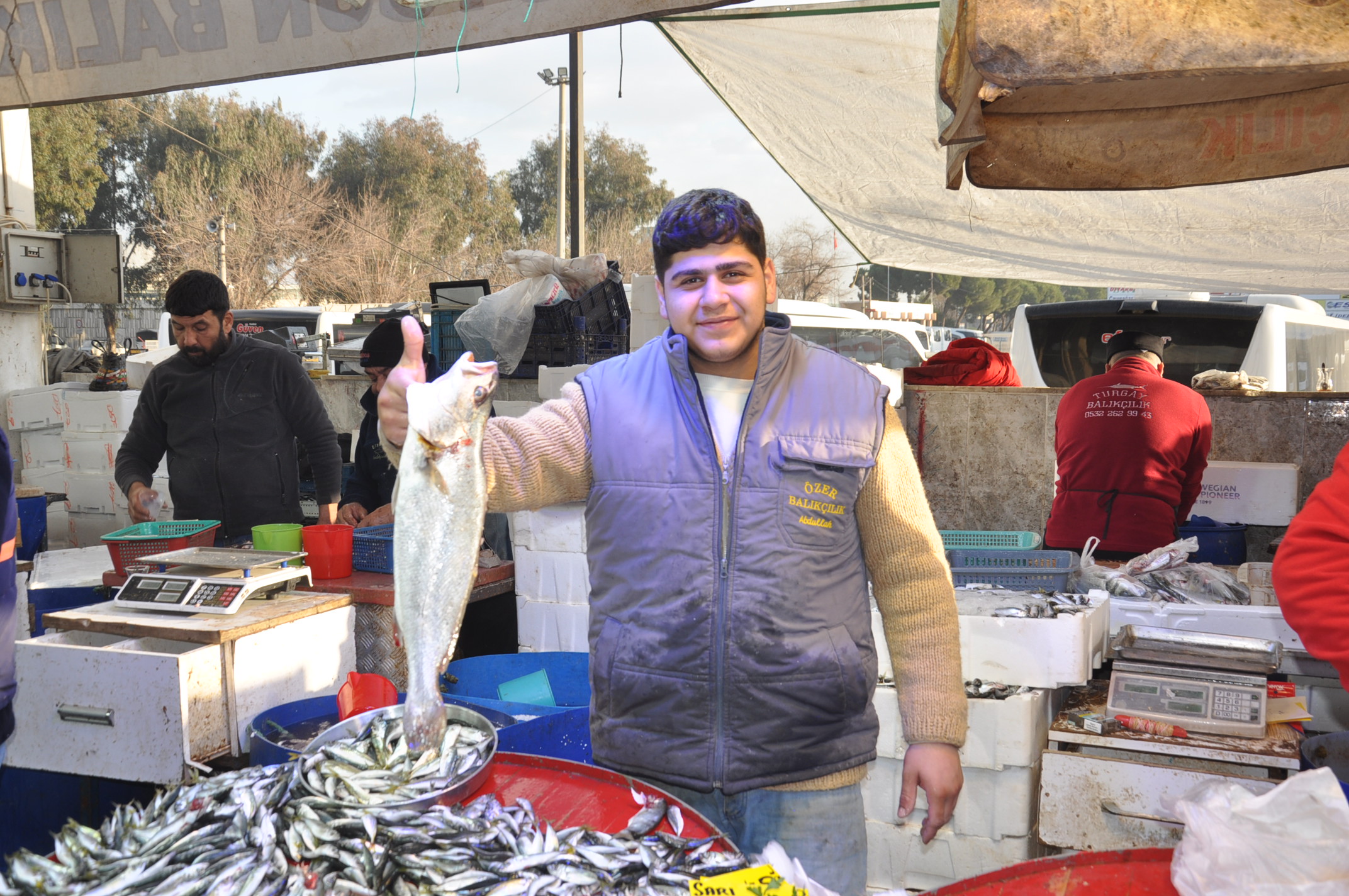 Salihli Carsamba Pazarinda Balik Fiyatlari Tezgahlarda Balik Bereketi (6)