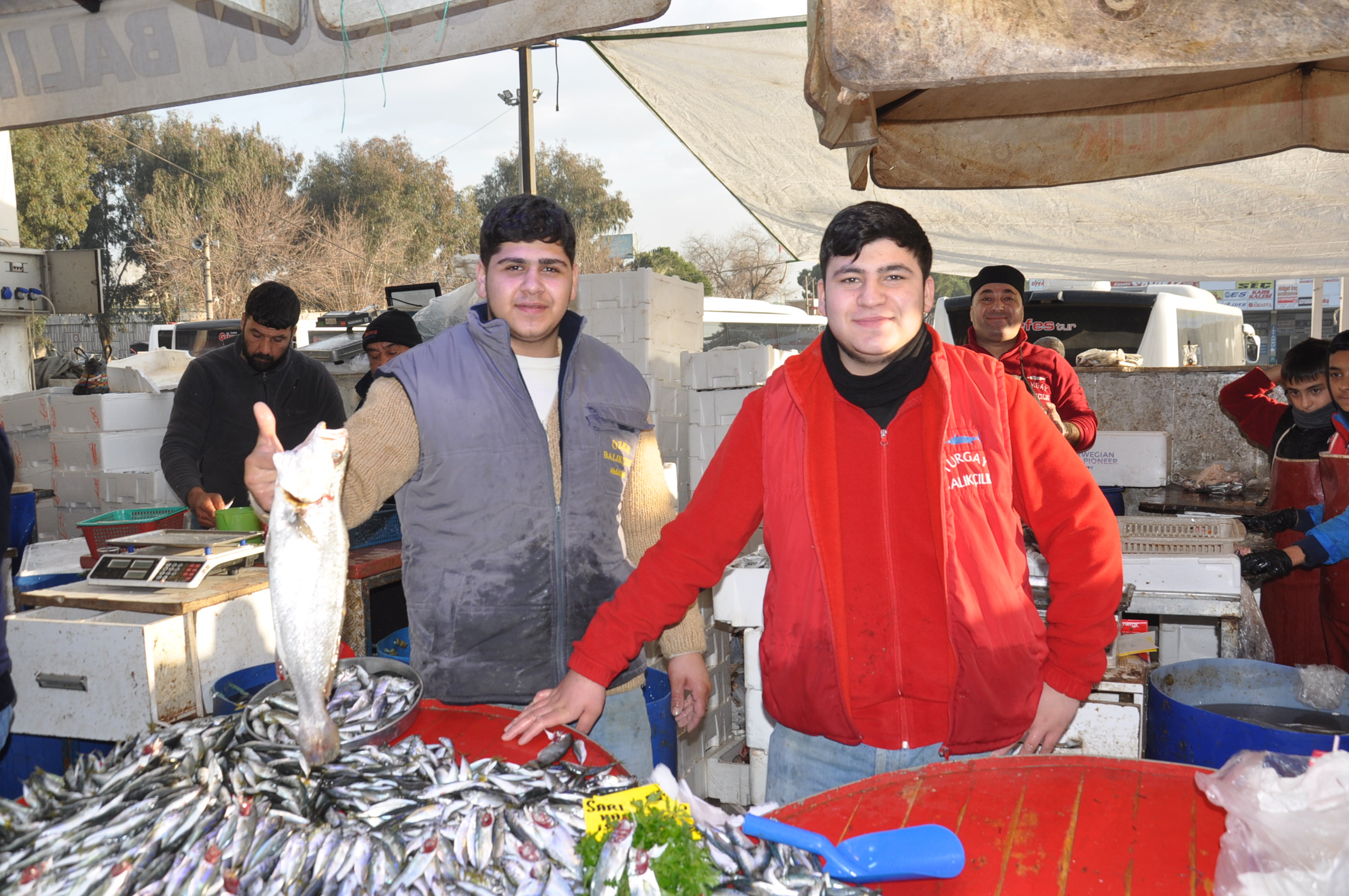 Salihli Carsamba Pazarinda Balik Fiyatlari Tezgahlarda Balik Bereketi (8)