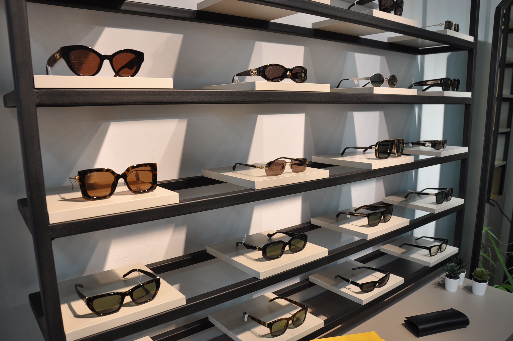 Salihli Sarman Optik (4)