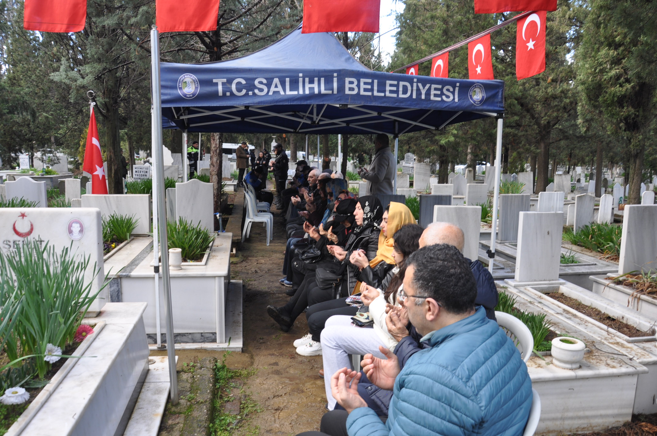 Salihlili Sehit Emniyet Muduru Nurettin Ersoy Mezari Basinda Anildi (4)