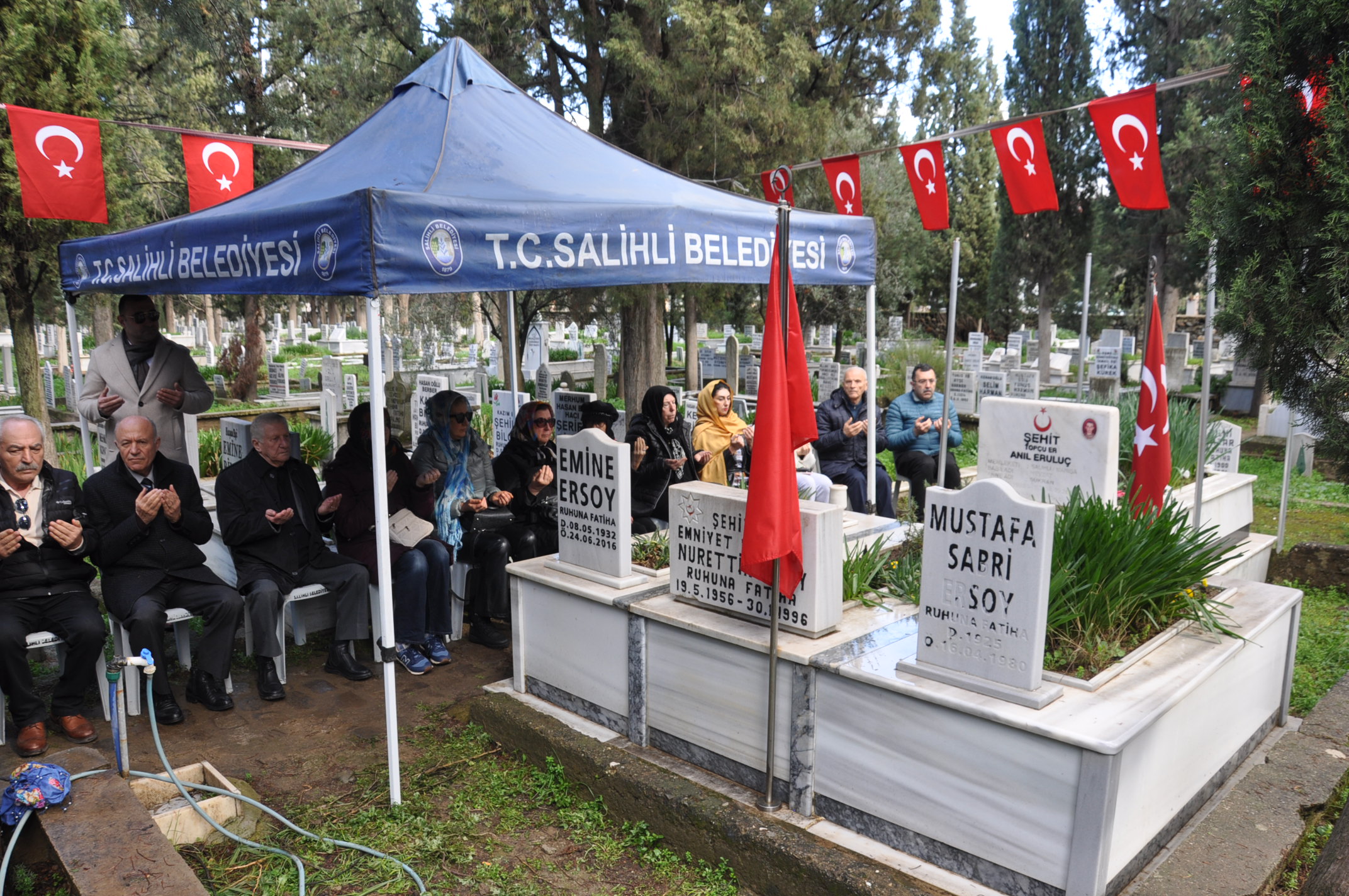 Salihlili Sehit Emniyet Muduru Nurettin Ersoy Mezari Basinda Anildi (5)