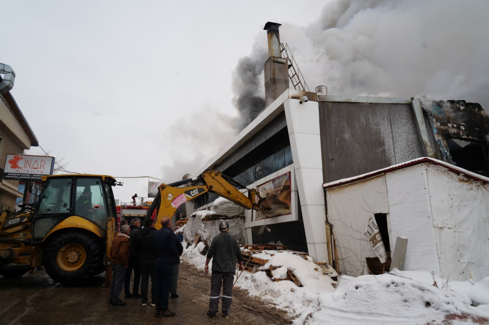 Sanayi Sitesi’nde Ölüm Getiren Patlama! Ölü Sayısı 2’Ye Yükseldi (4)