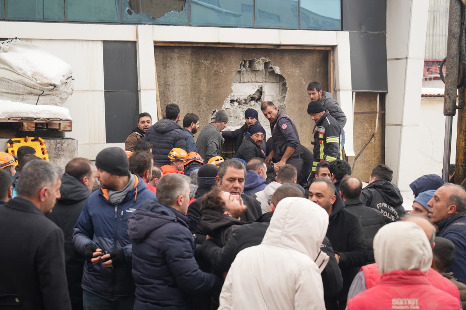 Sanayi Sitesi’nde Ölüm Getiren Patlama! Ölü Sayısı 2’Ye Yükseldi (6)