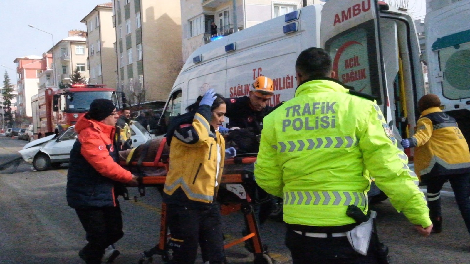 Saniye Saniye Kaydedilen Kaza Sonrası Acı Kayıp! Ağır Yaralı Kadın Kurtarılamadı (2)