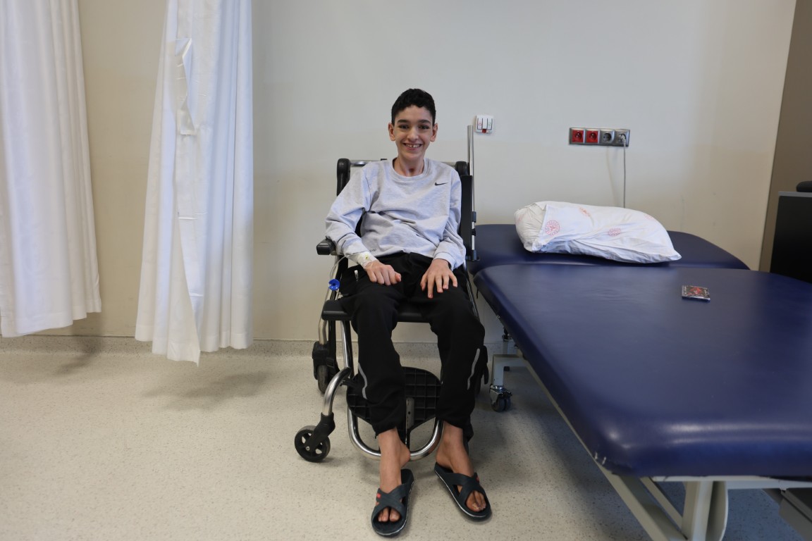 Sedyeyle Geldi Yuruyerek Cikti 14 Yasindaki Azizin Mucize Donusu (4) (Orta)