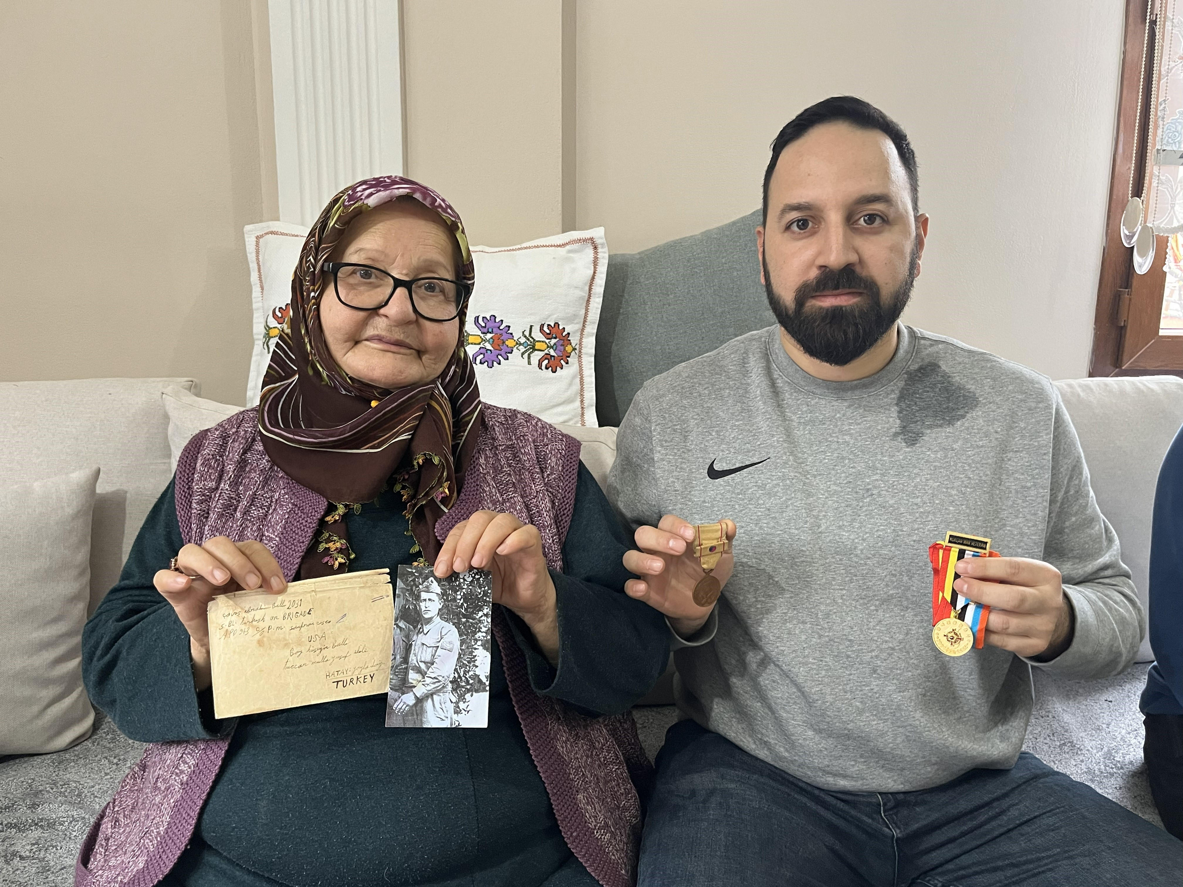 Sehit Babasina Hasret Kaldi 75 Yillik Mektuplarla Buyudu Kore Sehidinin Kizi Babasina (5)