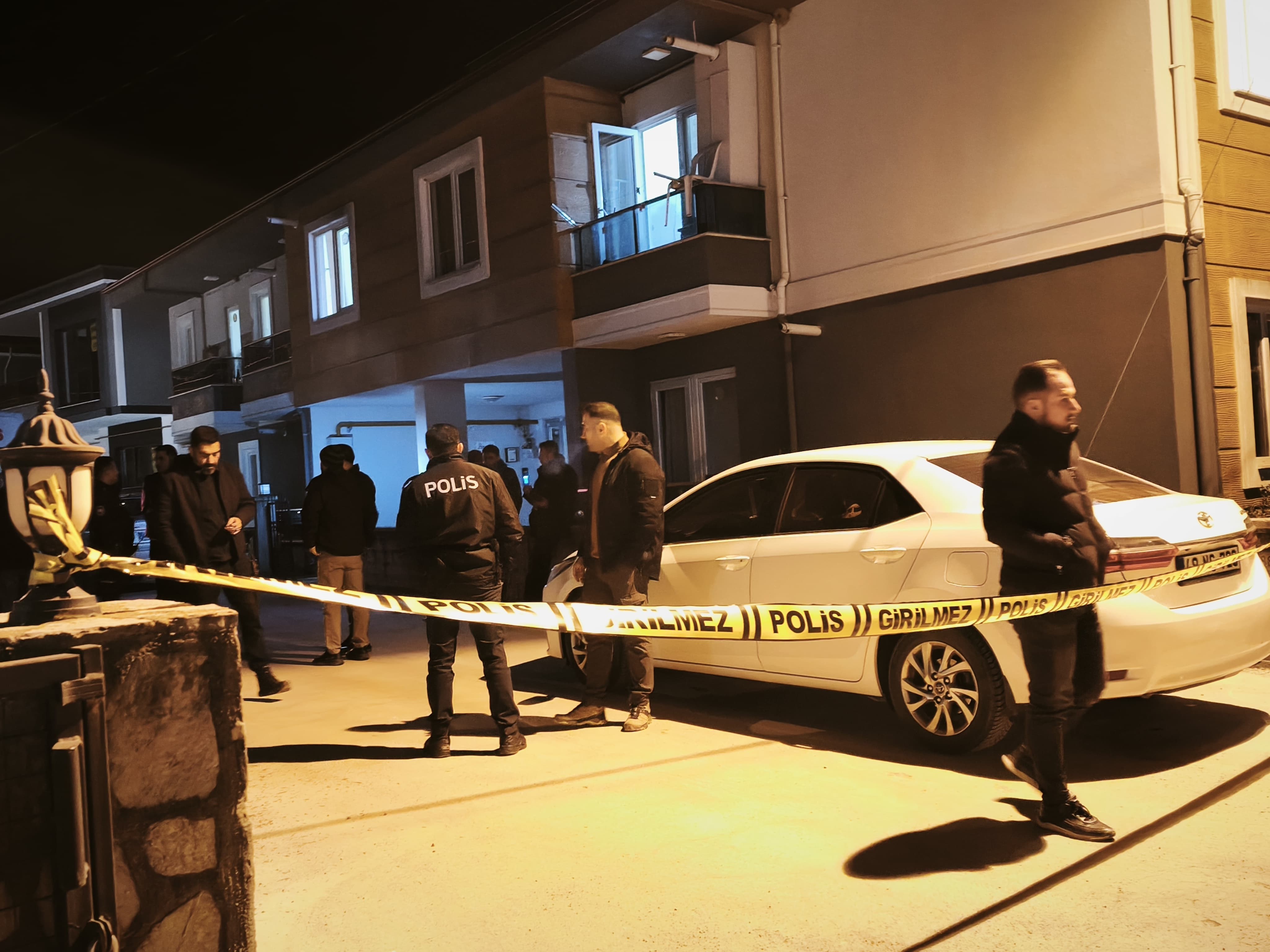 Silah Arkadaslari Suphelenip Kapiya Gitti Jandarma Uzman Cavus Evinde Olu Bulundu (4)