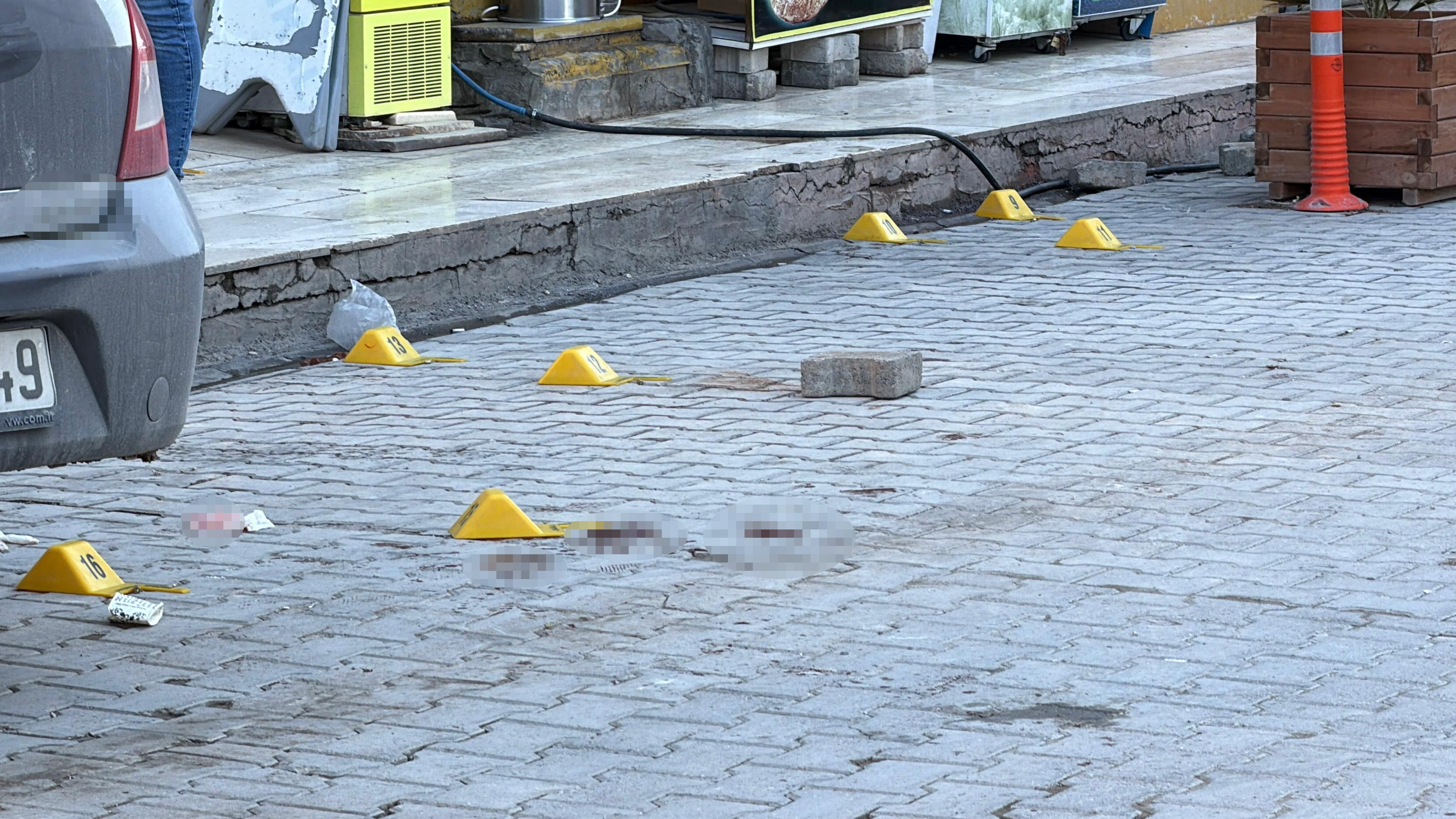 Silah Sesleri Yankilandi Mahalleli Sokaga Dokuldu Kursun Yagmuru Can Aldi (3)