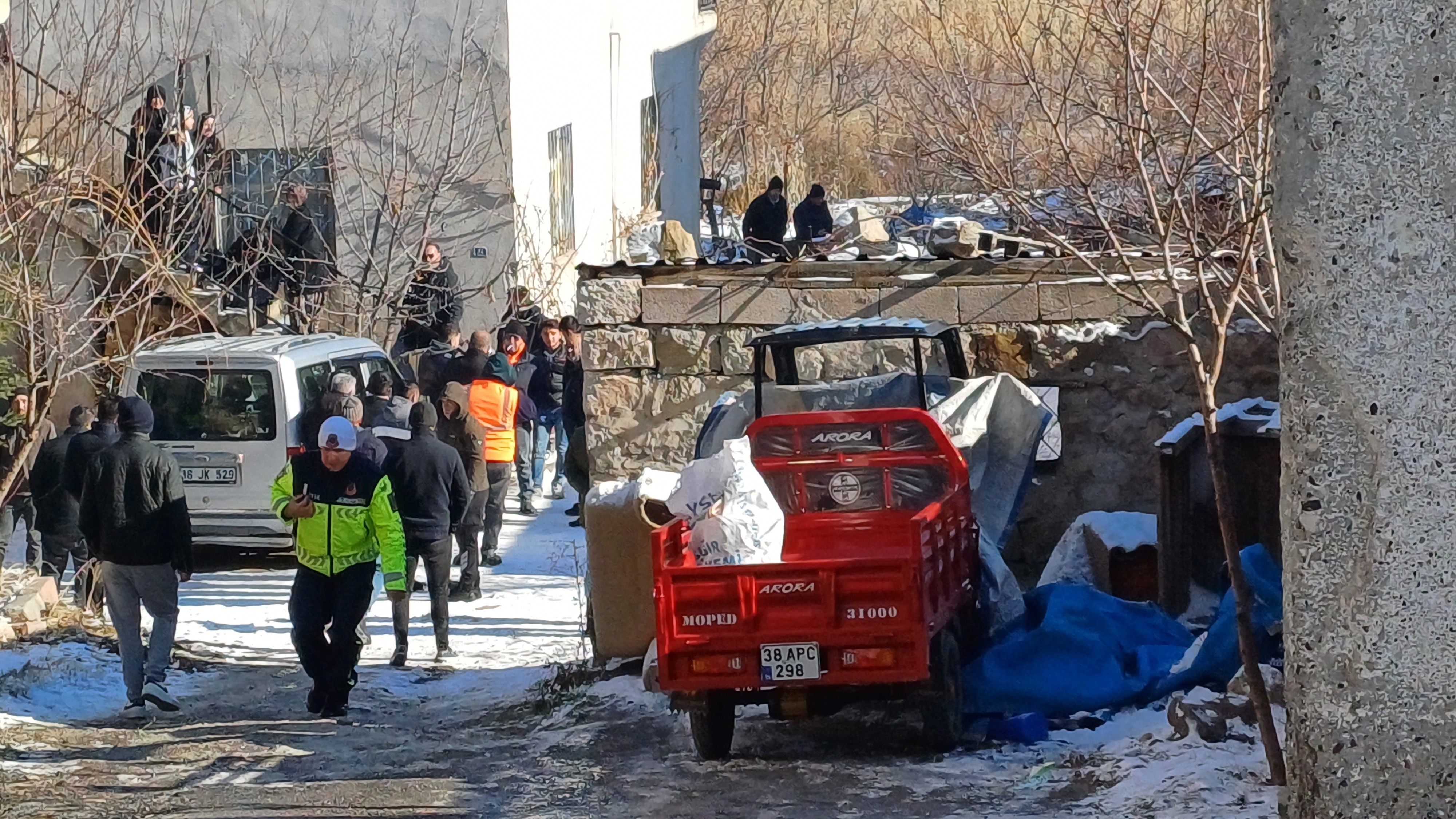 Sokağı Kana Bulayan Kavga! İki Grup Arasında Silahlı Çatışmada 1 Ölü, 1 Ağır Yaralı (8)