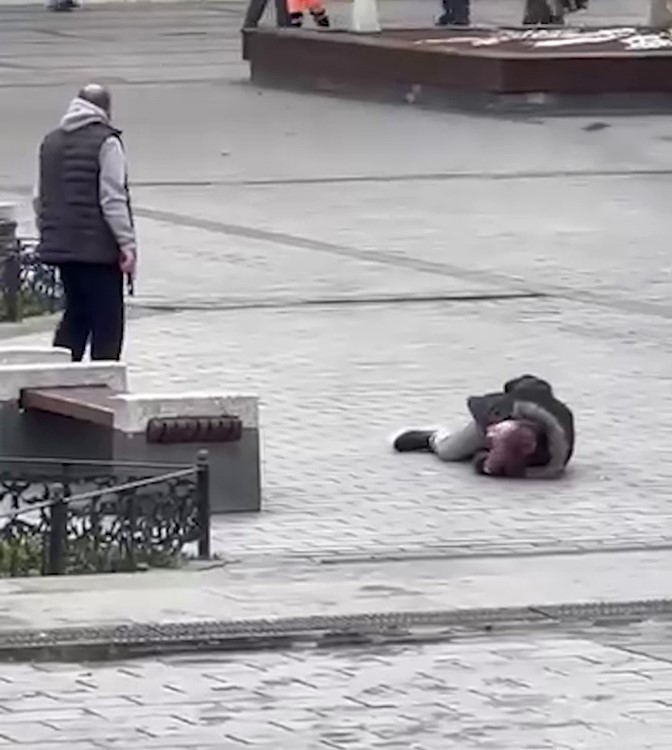 Sokak Ortasında Kanlı Hesaplaşma Ş Yeri Sahibini Vurup Yanından Ayrılmadı (2)