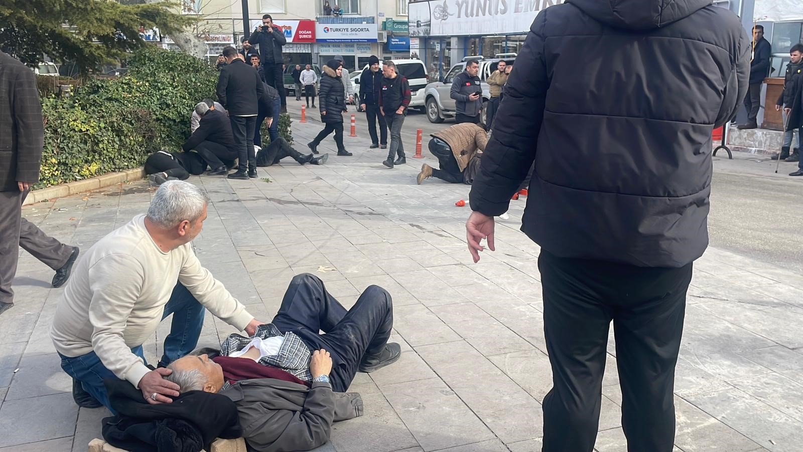 Sokak Ortasında Kurşun Yağmuruna Tutuldular Baba Ve 3 Oğlu Kanlar Içinde Yere Yığıldı (10)