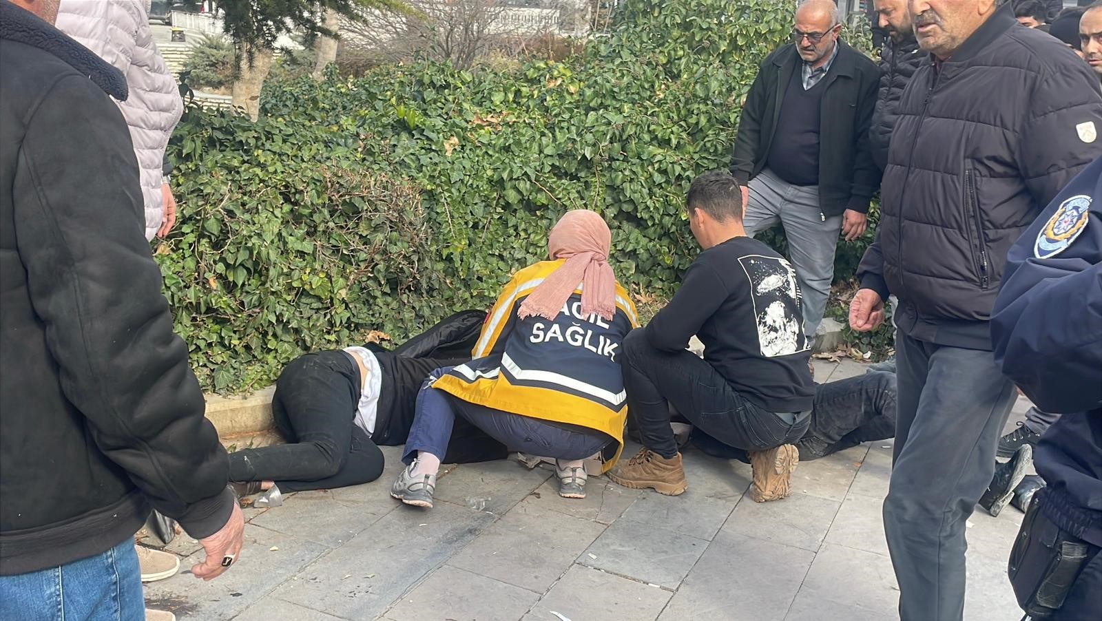 Sokak Ortasında Kurşun Yağmuruna Tutuldular Baba Ve 3 Oğlu Kanlar Içinde Yere Yığıldı (2)