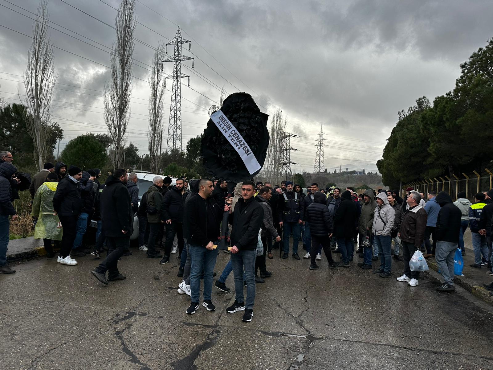 Soma Termik Santrali Onunde Tabutlu Eylem (1)