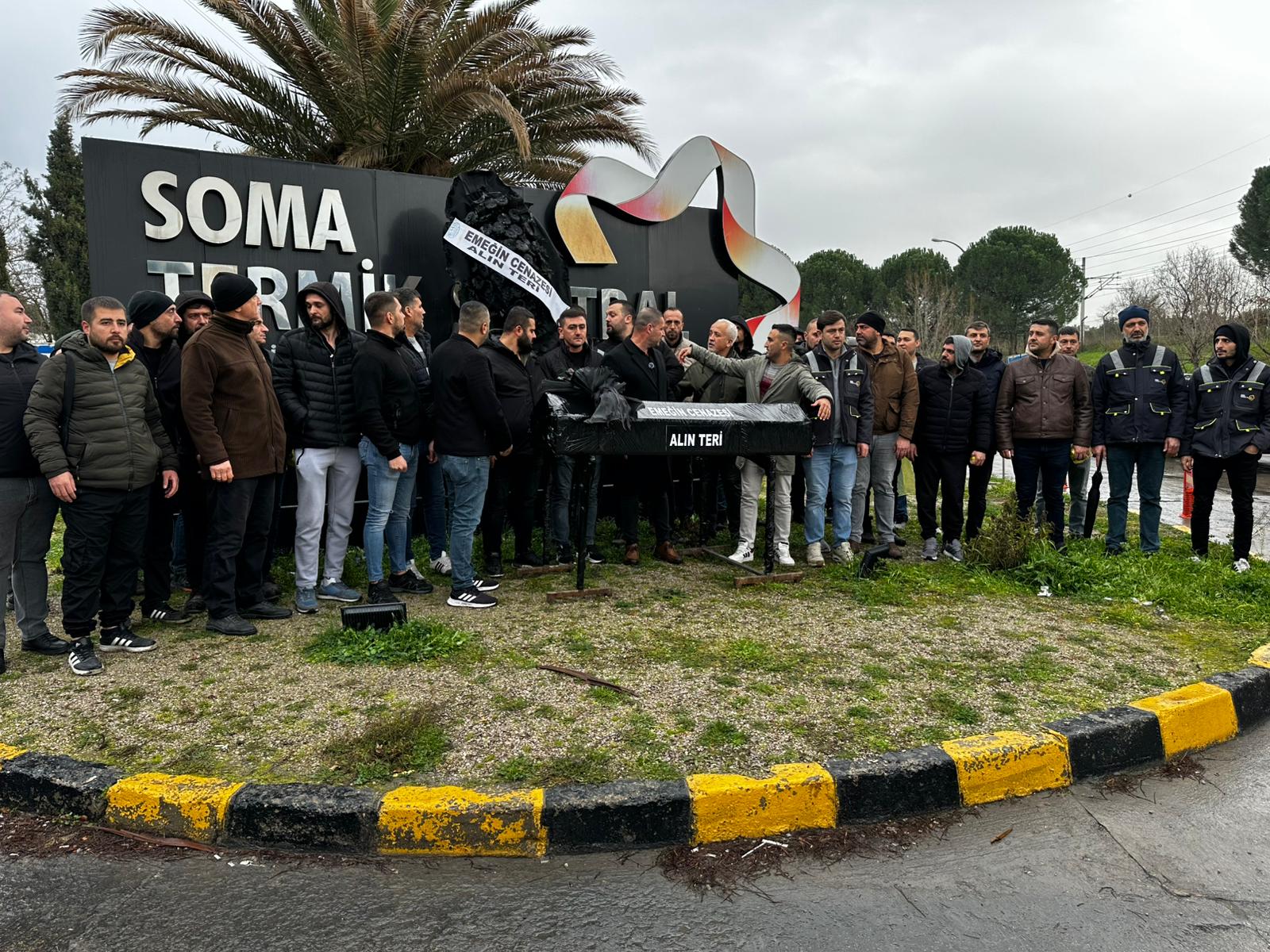 Soma Termik Santrali Onunde Tabutlu Eylem (5)