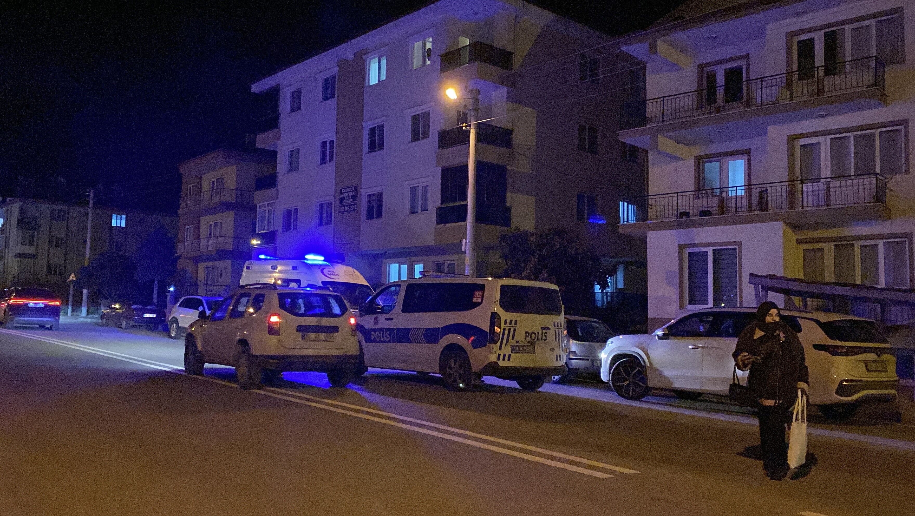 Şüpheli Sessizlik Acı Bitti Yaşlı Kadın Evinde Ölü Bulundu (5)