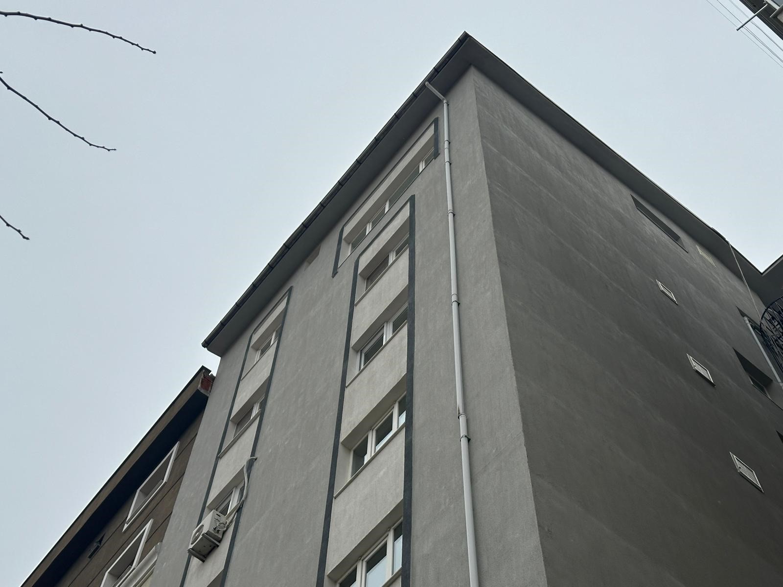 Tamir Için Çıktı, Yere Çakıldı! Ağır Yaralanan Apartman Yöneticisi Kurtarılamadı (4)