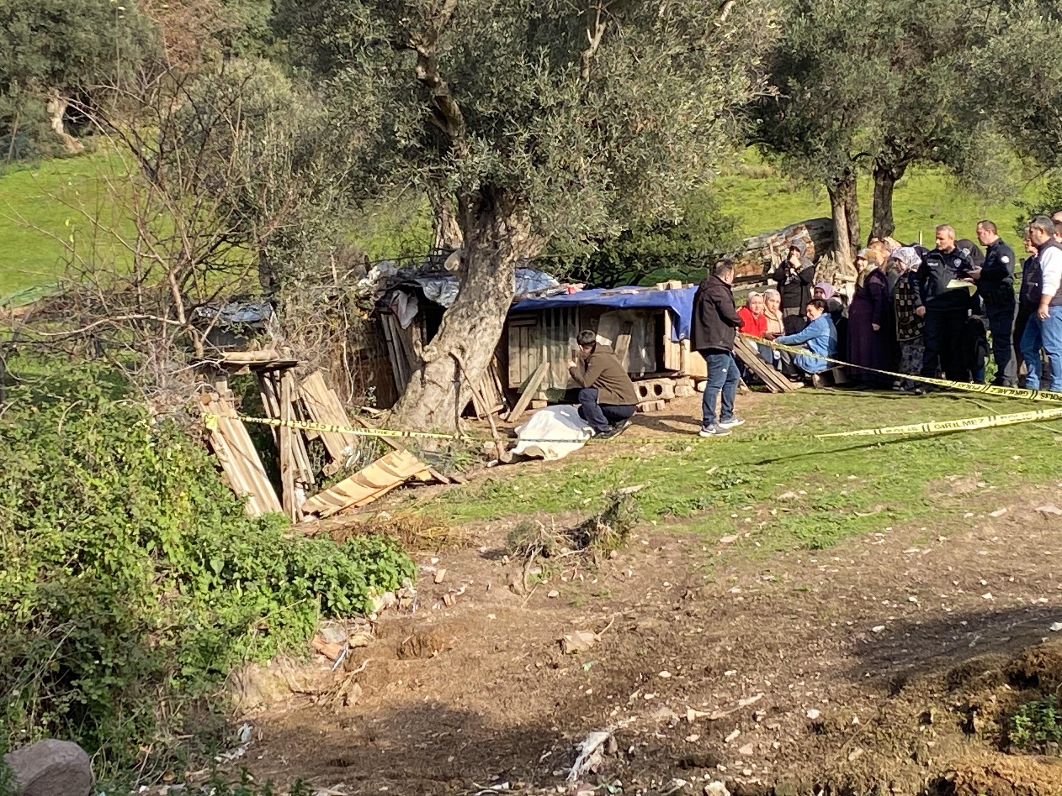 Tavuklarina Yem Vermeye Gitti Geri Donemedi Bahcede Cansiz Bedeni Bulundu (4)