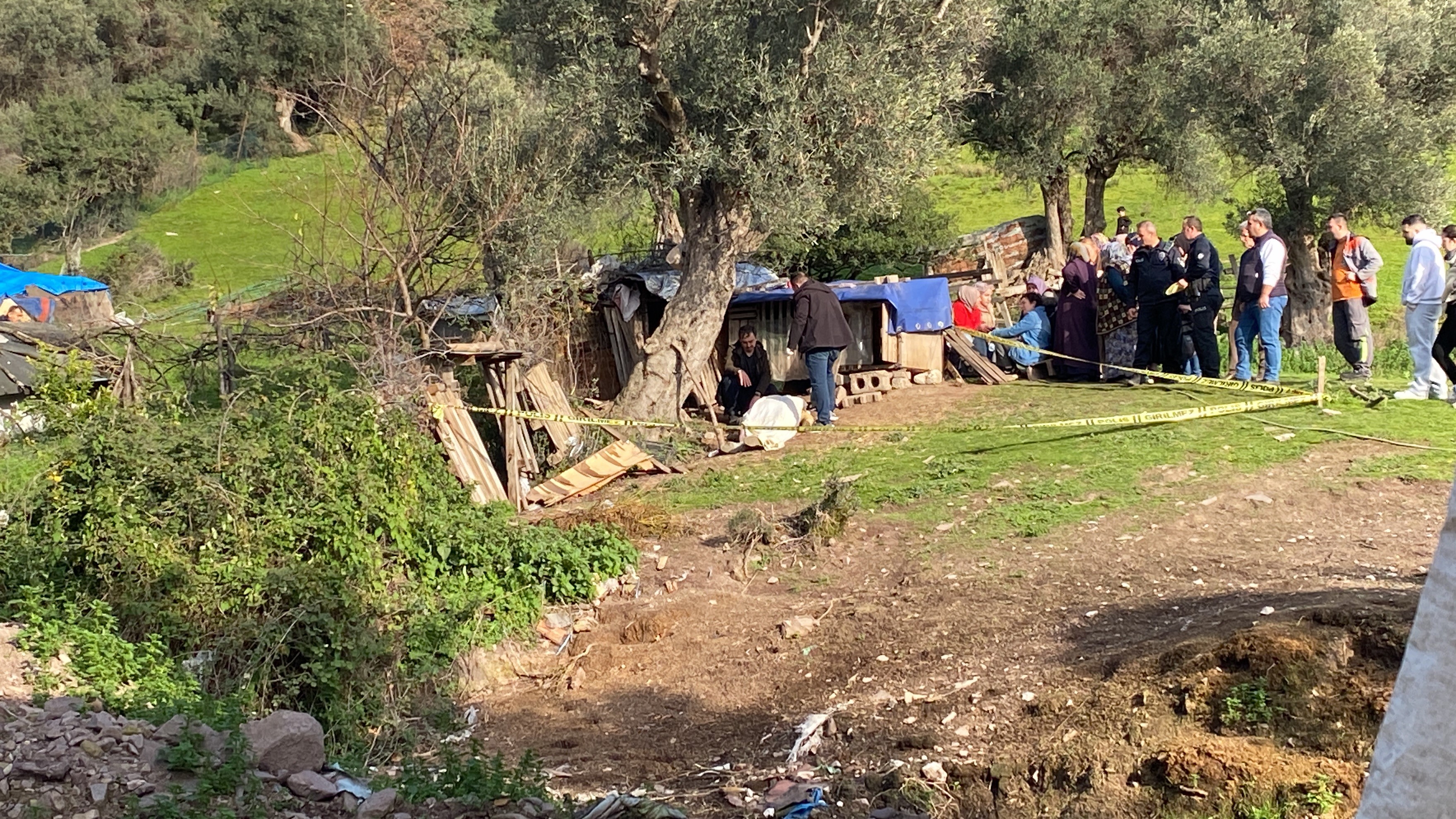 Tavuklarina Yem Vermeye Gitti Geri Donemedi Bahcede Cansiz Bedeni Bulundu (5)