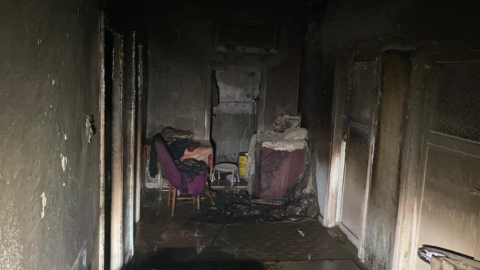 Tek Katlı Ev Alevlere Teslim Oldu! Dumandan Zehirlenen Engelli Genç Kız Öldü (6)