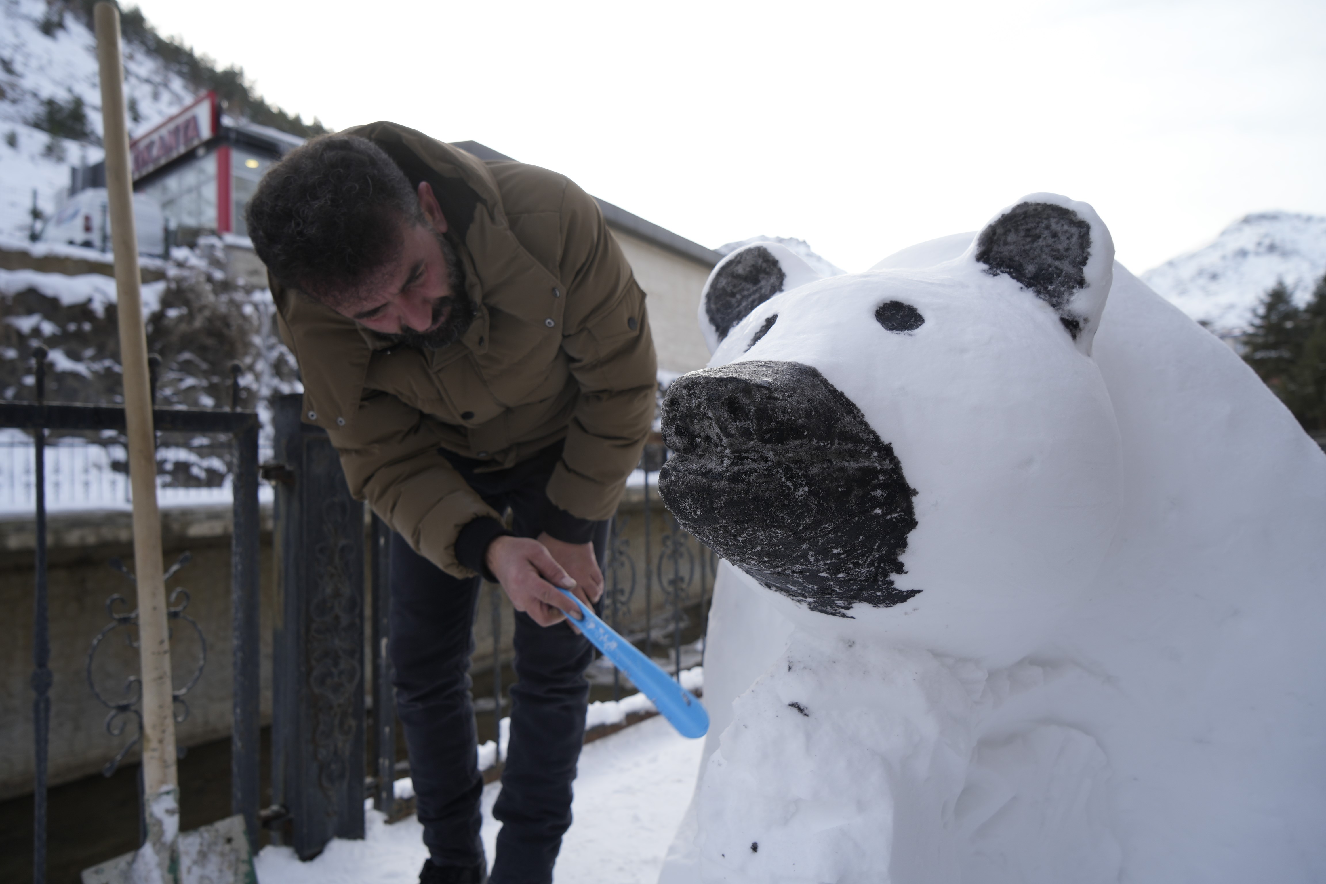 Tir Soforunden Sanat Eseri Gorenler Gercek Sandi Mahalleli Akin Ediyor (5)