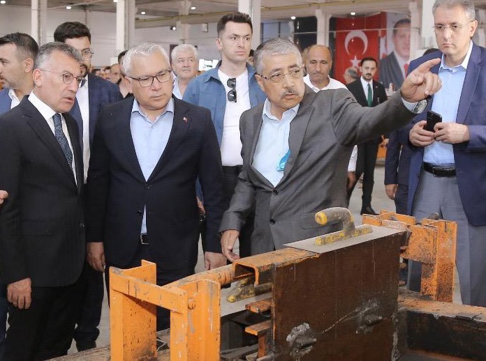 Tıra Çarpan Cip Hurdaya Döndü Tanınmış Iş Insanı Olay Yerinde Öldü (3)