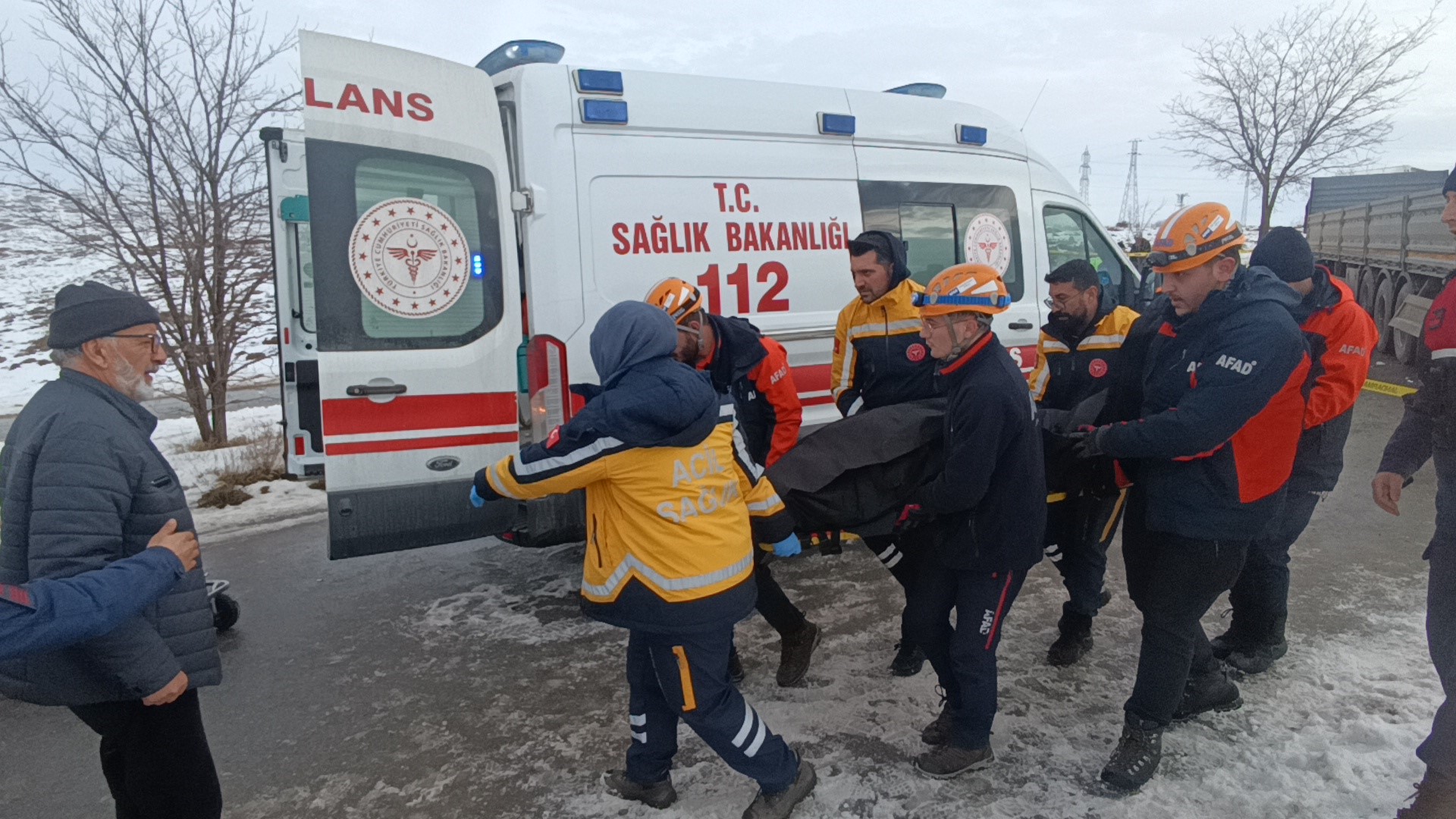 Tıra Çarpan Cip Hurdaya Döndü Tanınmış Iş Insanı Olay Yerinde Öldü (4)
