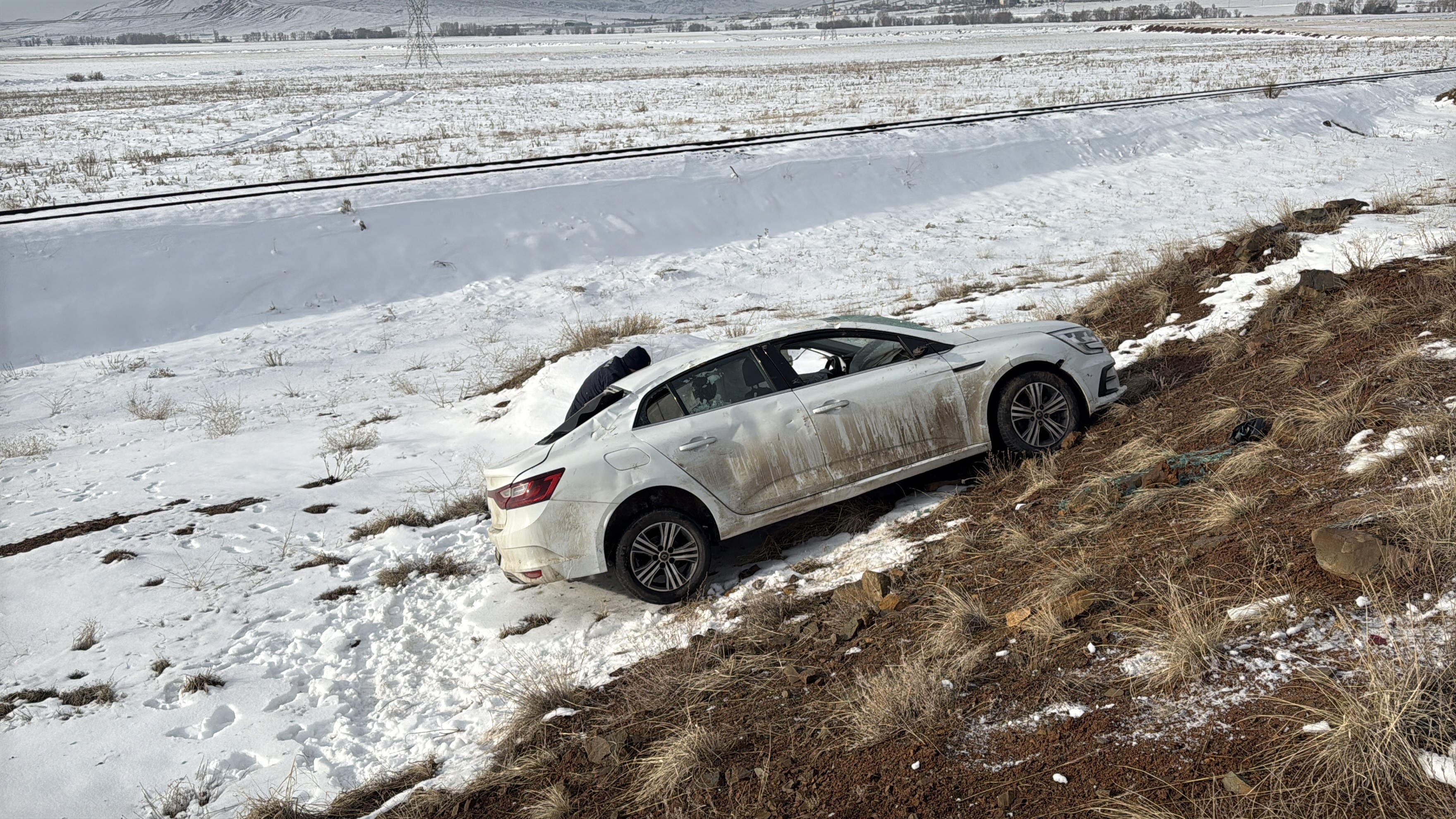 Tıra Çarpan Cip Hurdaya Döndü Tanınmış Iş Insanı Olay Yerinde Öldü (5)