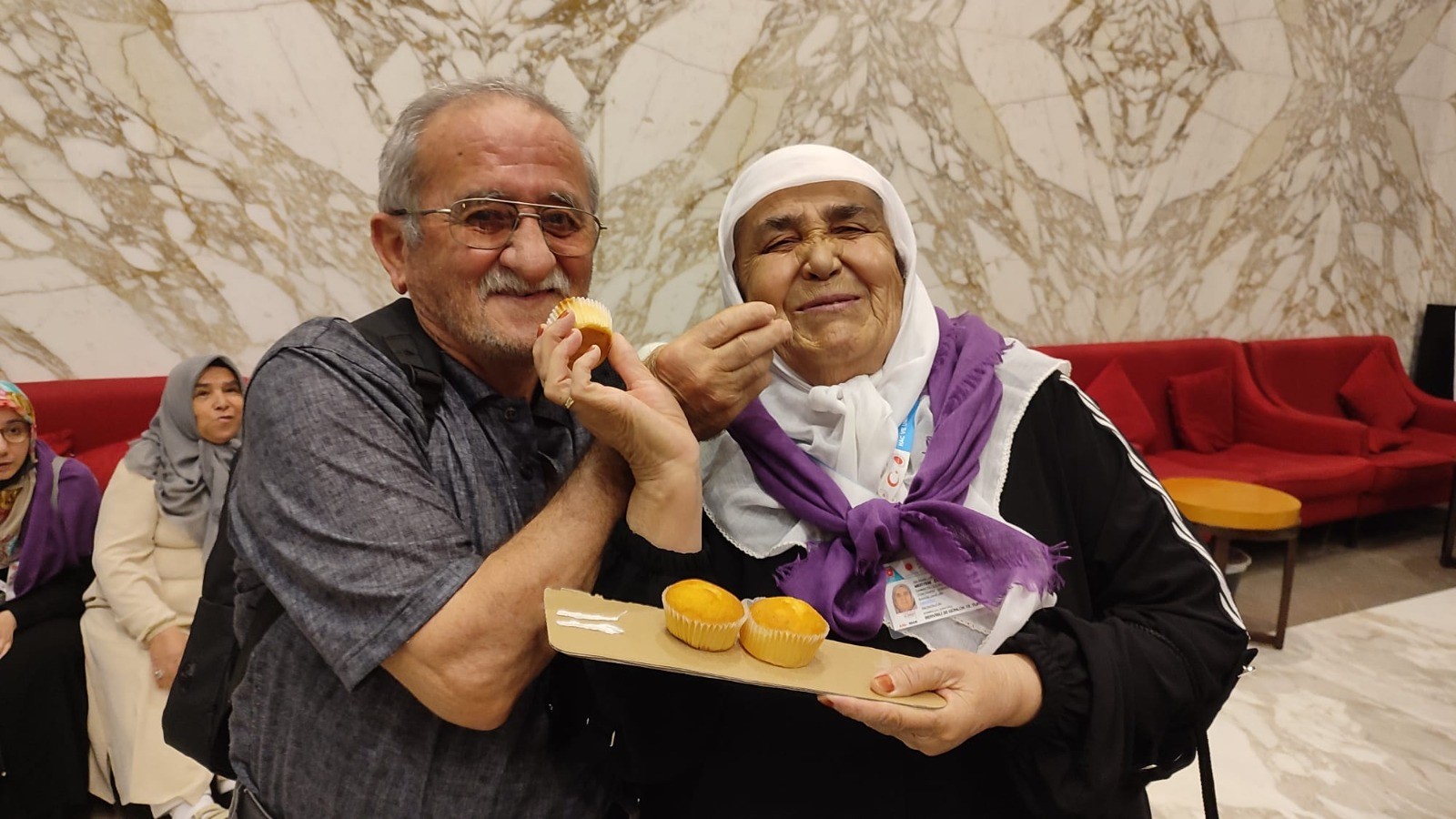 Tum Organlari Ters Yerlesmis Mehmet Amca Mekkede Iki Ozel Gunu Birden Kutladi (6)