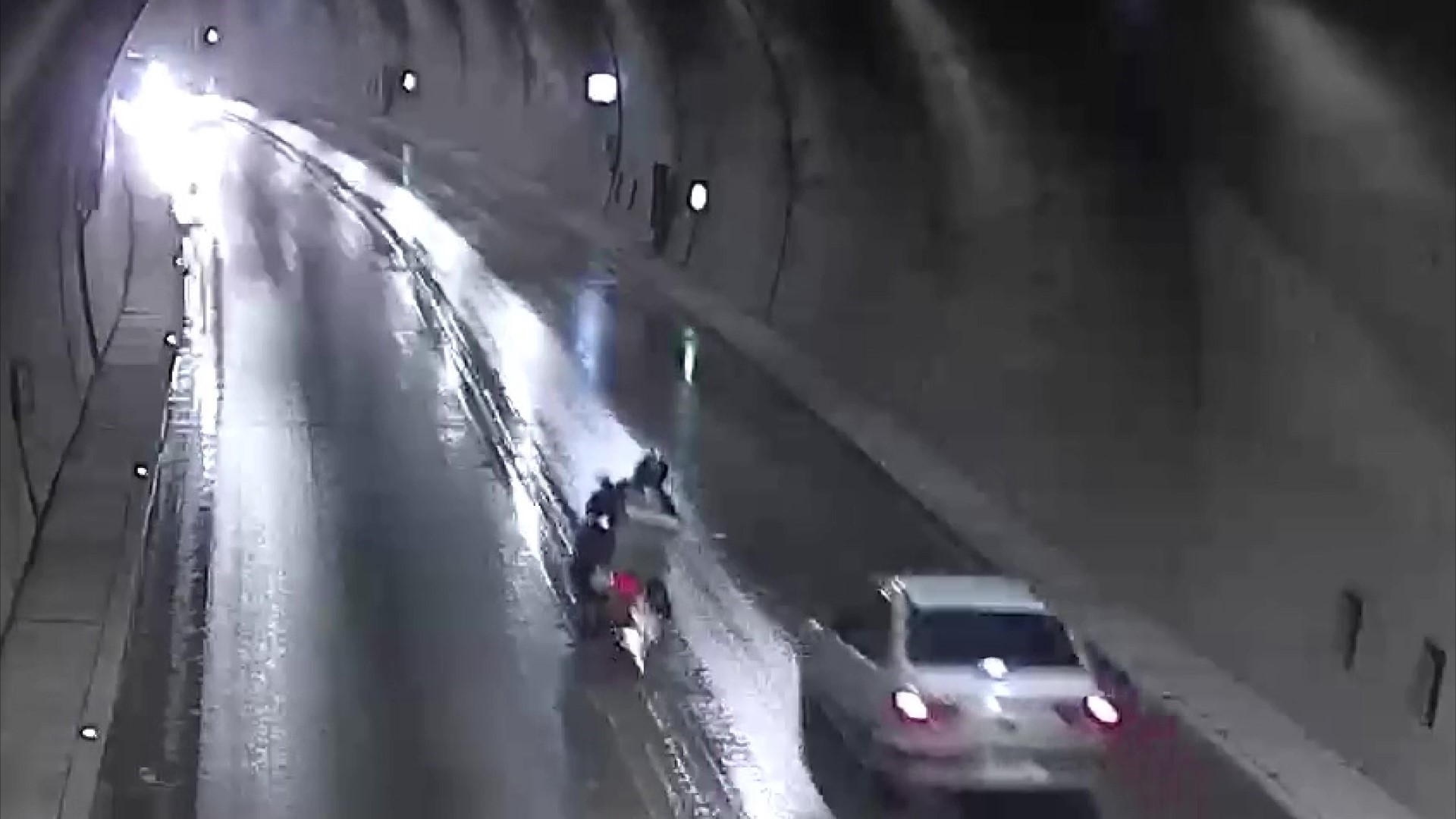 Tünelde Ölümle Burun Buruna Geldi Sollama Faciasını Ucuz Atlatıldı (2)