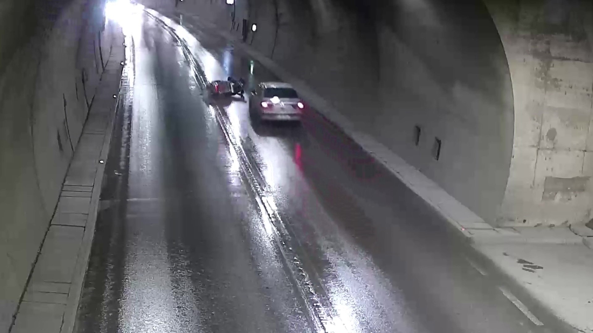 Tünelde Ölümle Burun Buruna Geldi Sollama Faciasını Ucuz Atlatıldı (4)