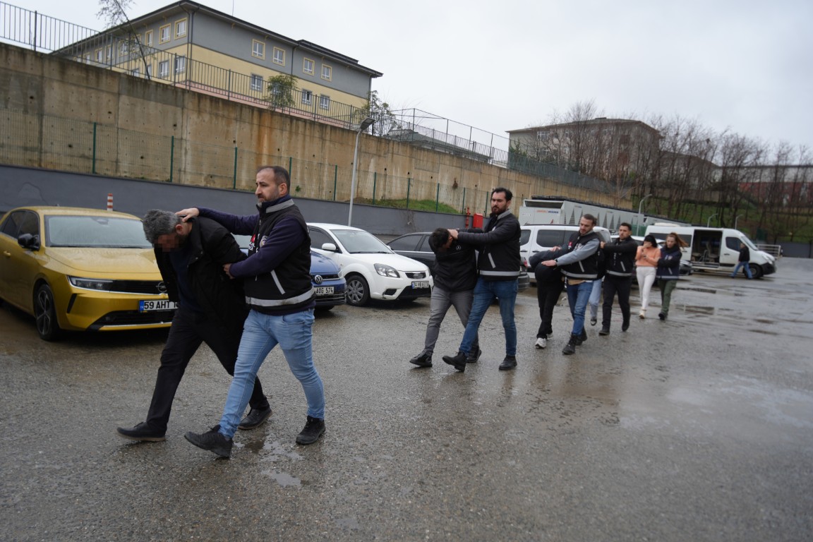 Turkiyeyi Sarsan Vurgun Sahte Ilan Cetesi 35 Milyar Tlyi Boyle Buharlastirdi (3) (Orta)