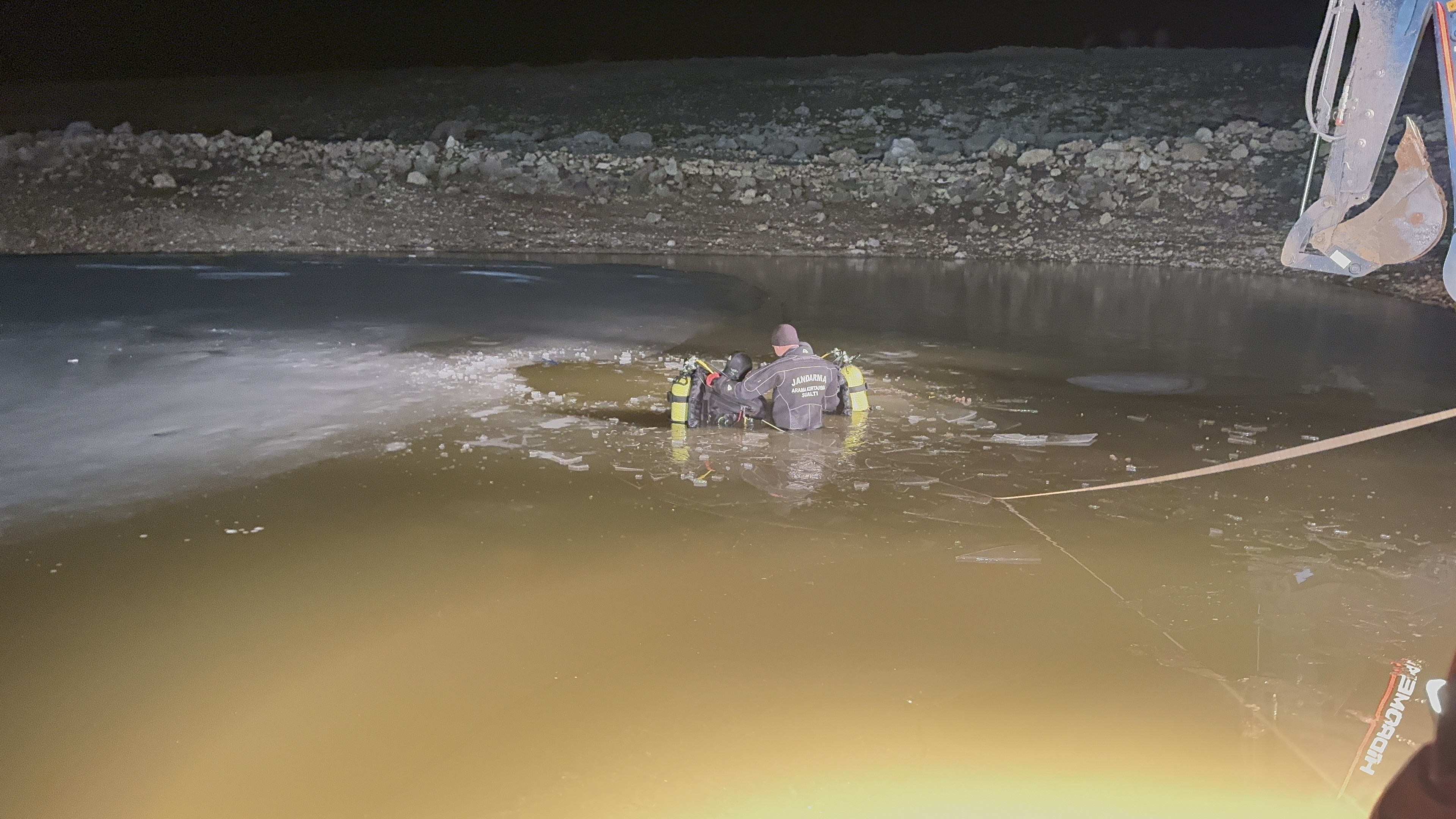 Umutlar Gölette Tükendi 7 Ve 9 Yaşındaki Iki Çocuğun Cansız Bedenleri Bulundu (10)