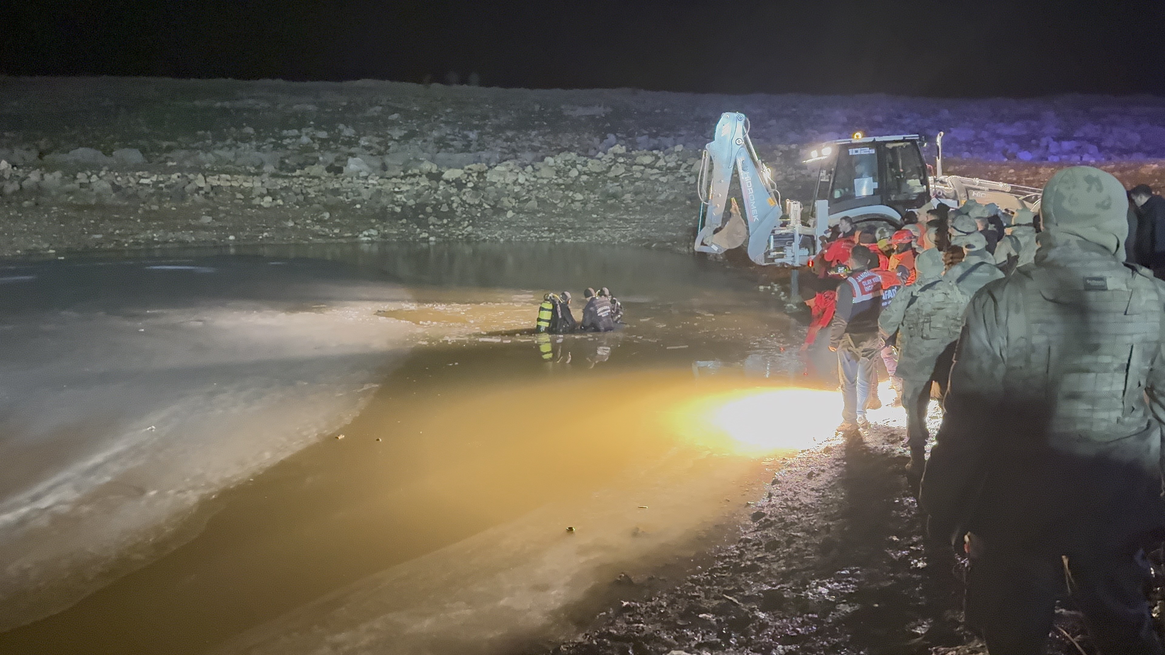 Umutlar Gölette Tükendi 7 Ve 9 Yaşındaki Iki Çocuğun Cansız Bedenleri Bulundu (11)