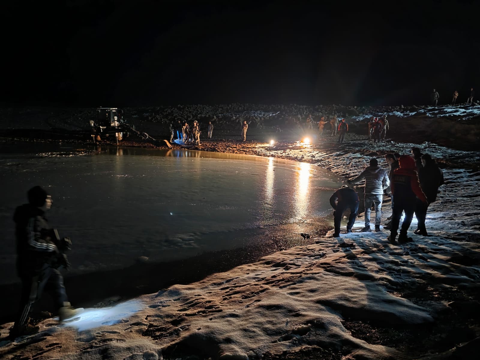 Umutlar Gölette Tükendi 7 Ve 9 Yaşındaki Iki Çocuğun Cansız Bedenleri Bulundu (4)
