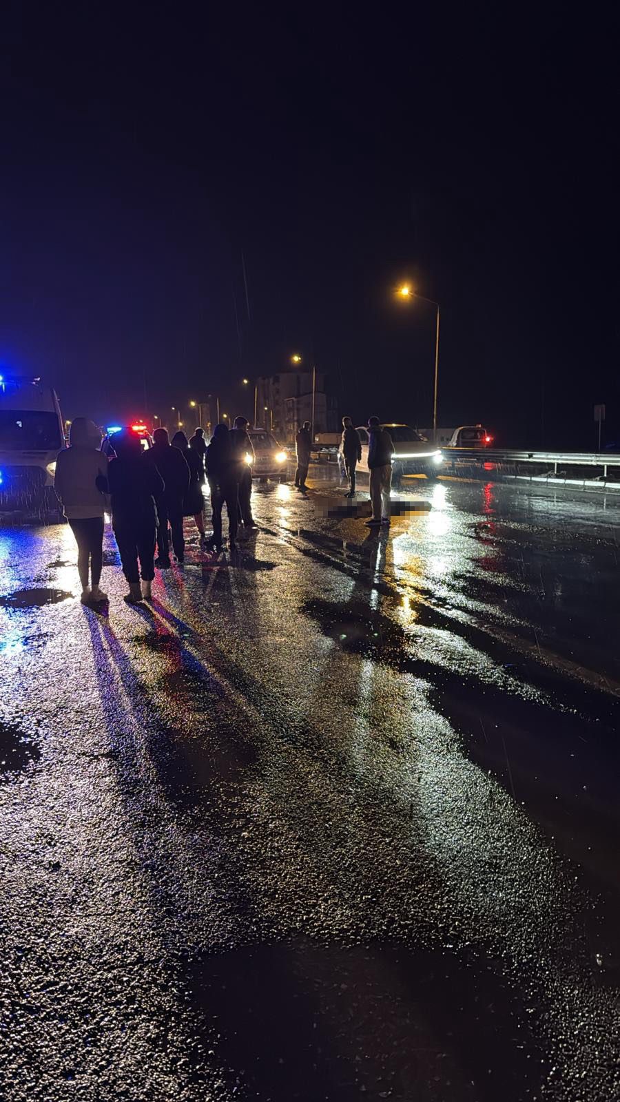 Üst Geçidi Kullanmadı, Canından Oldu! 4 Yaşındaki Adam Otomobilin Altında Kaldı (3)
