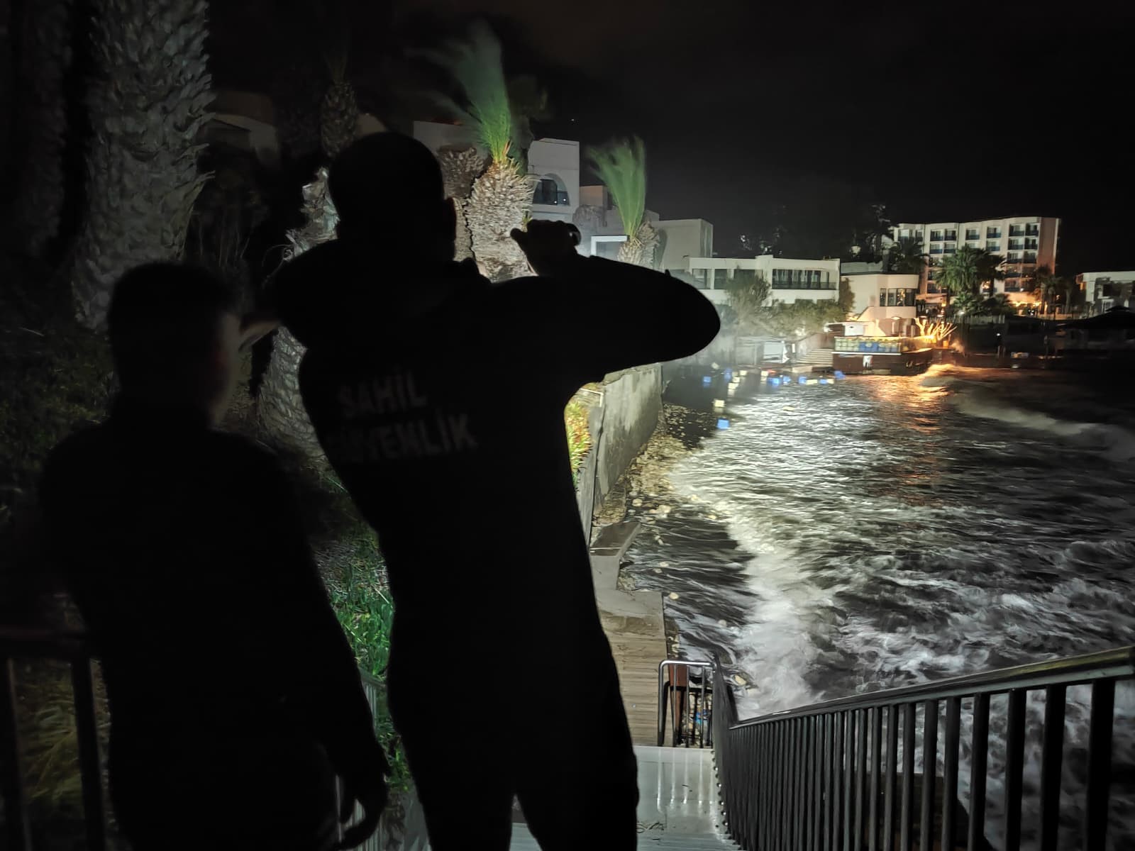 Uyarılara Rağmen Çalışma Sürdürülmüş! İskele Faciasında 1 Can Kaybı (13)