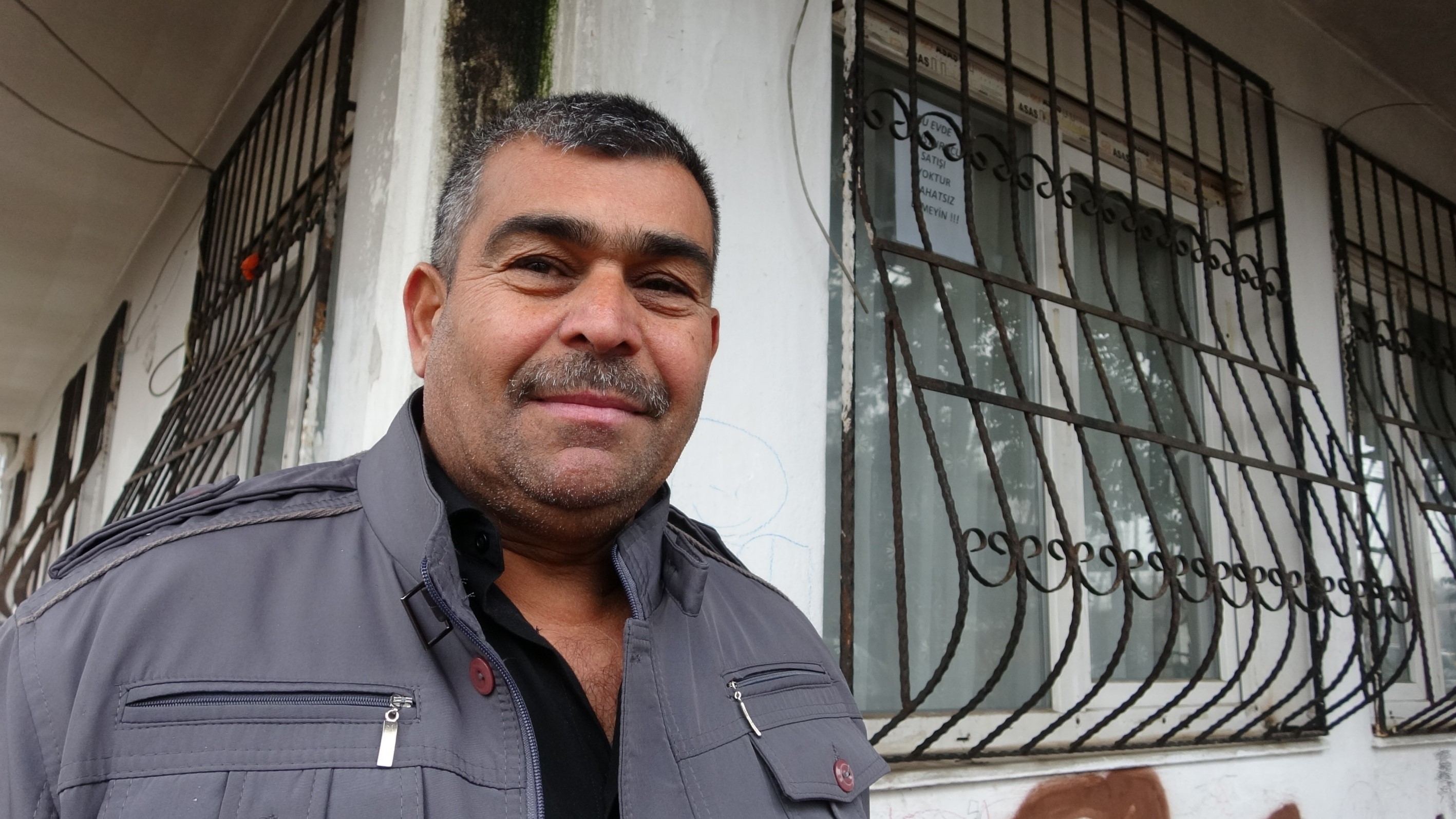 Uyuşturucu Bitince Camlara Yazı Asıldı “Bu Evde Satış Yok!” (6)