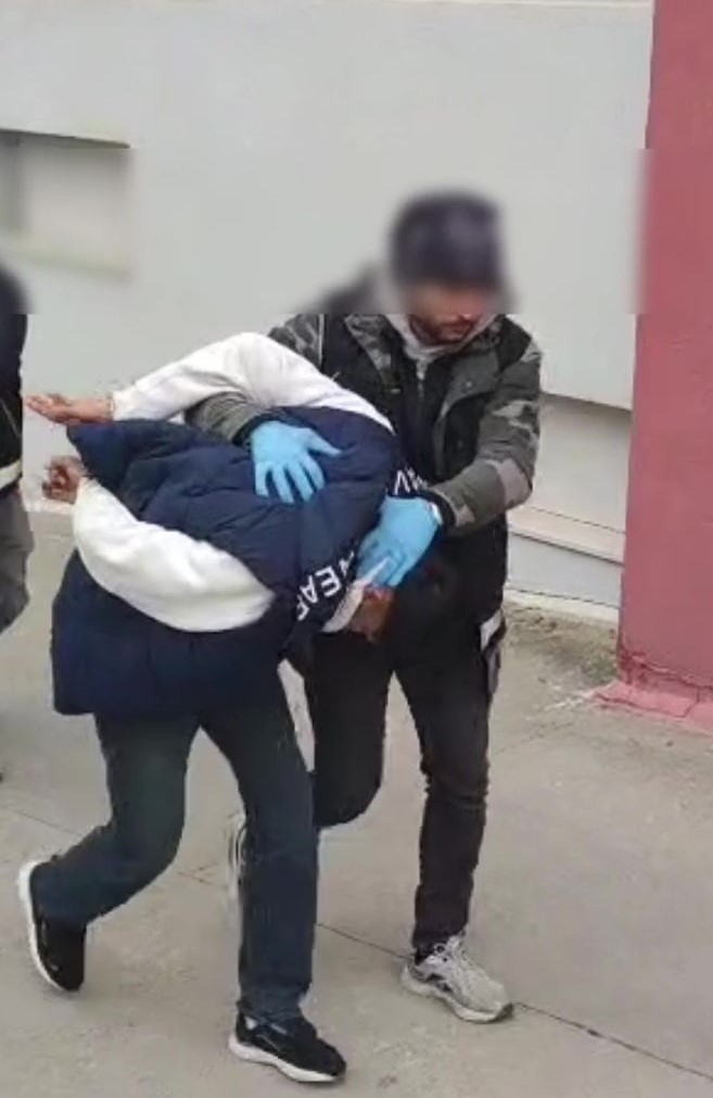 “Uyuşturucuyla Ilgim Yok” Dedi, Kapılardan Hap Çıktı (3)