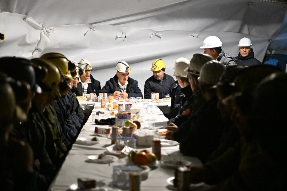 Vali Ozkandan Soma Madencilerine Yeni Yil Ziyareti (2)