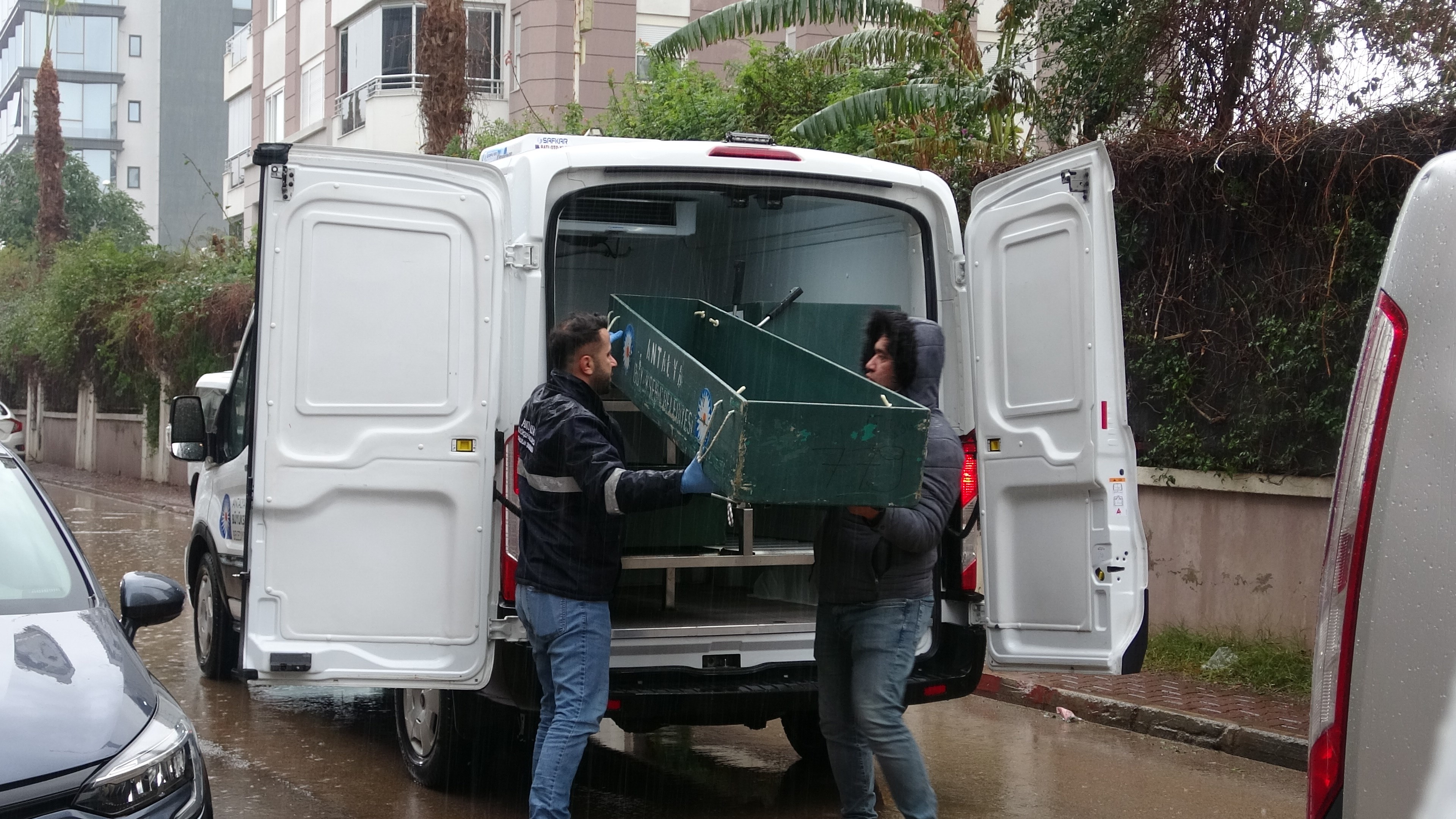 Yakınları Ulaşamayınca Acı Gerçek Ortaya Çıktı! Yalnız Yaşayan Kadın Ölü Bulundu (2)