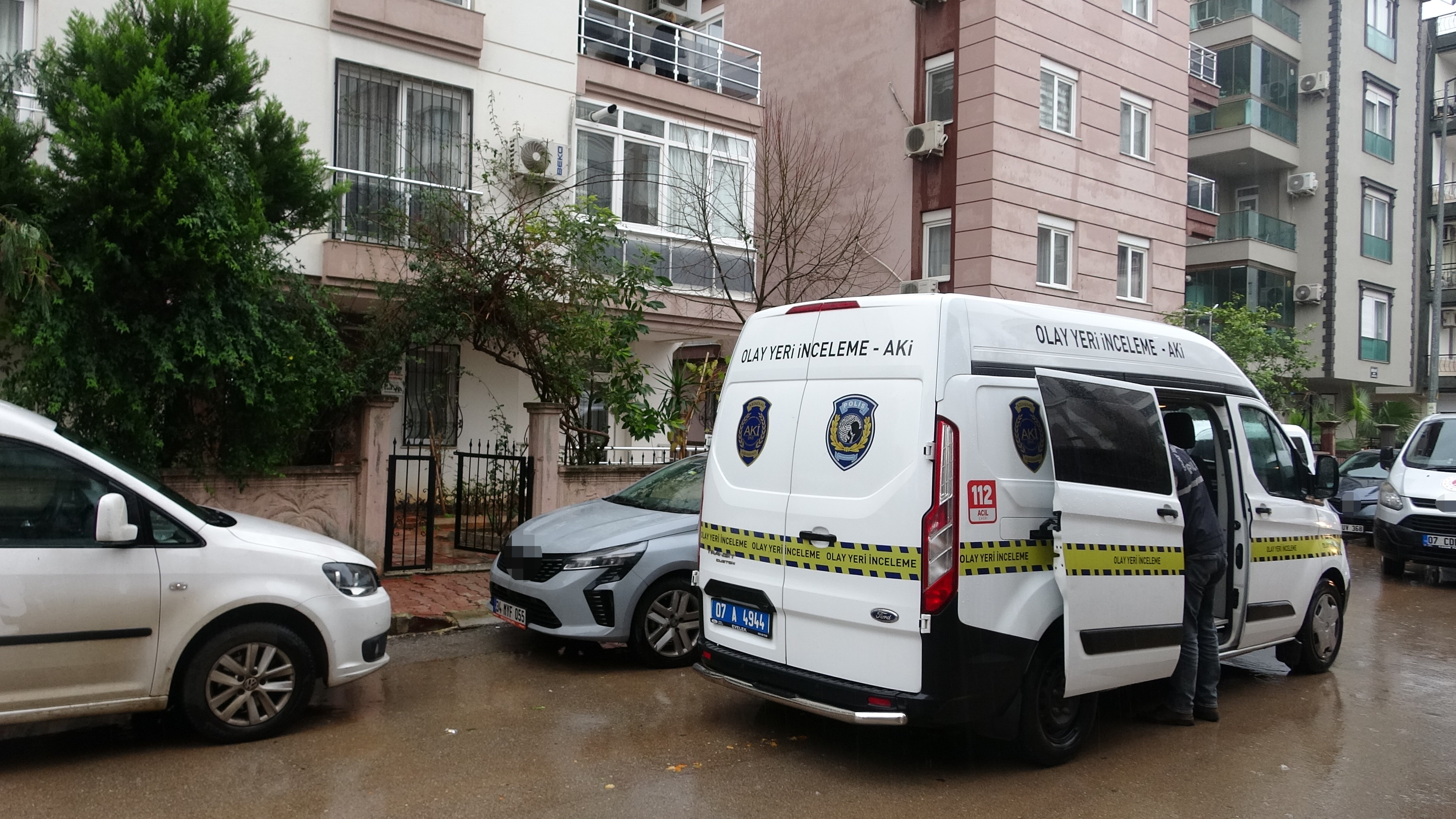 Yakınları Ulaşamayınca Acı Gerçek Ortaya Çıktı! Yalnız Yaşayan Kadın Ölü Bulundu (5)