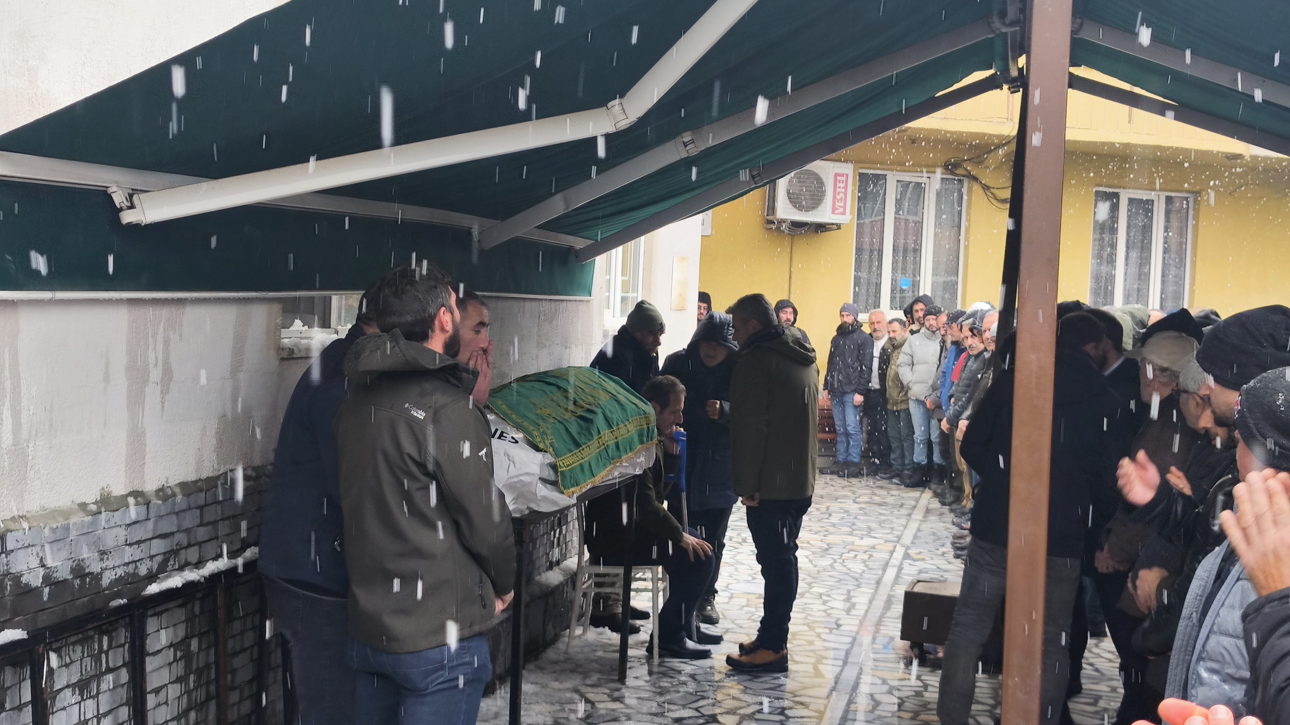 Yanmış Araçtaki Gizemli Ölüm Genç Müteahhide Veda (4)